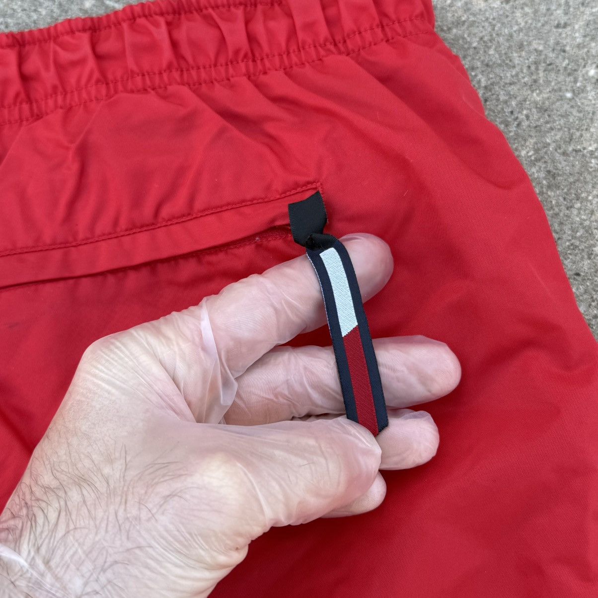 Tommy Hilfiger Rare Vintage Tommy Hilfiger Nylon Mesh Athletics Swim Shorts Size US 36 / EU 52 - 11 Thumbnail