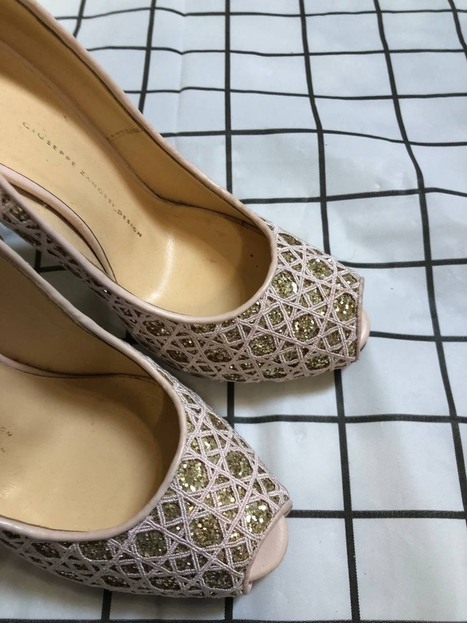 Giuseppe Zanotti GIUSEPPE ZANOTTI Pink Leather Glitter Platform Pumps Size US 9.5 / IT 39.5 - 2 Thumbnail