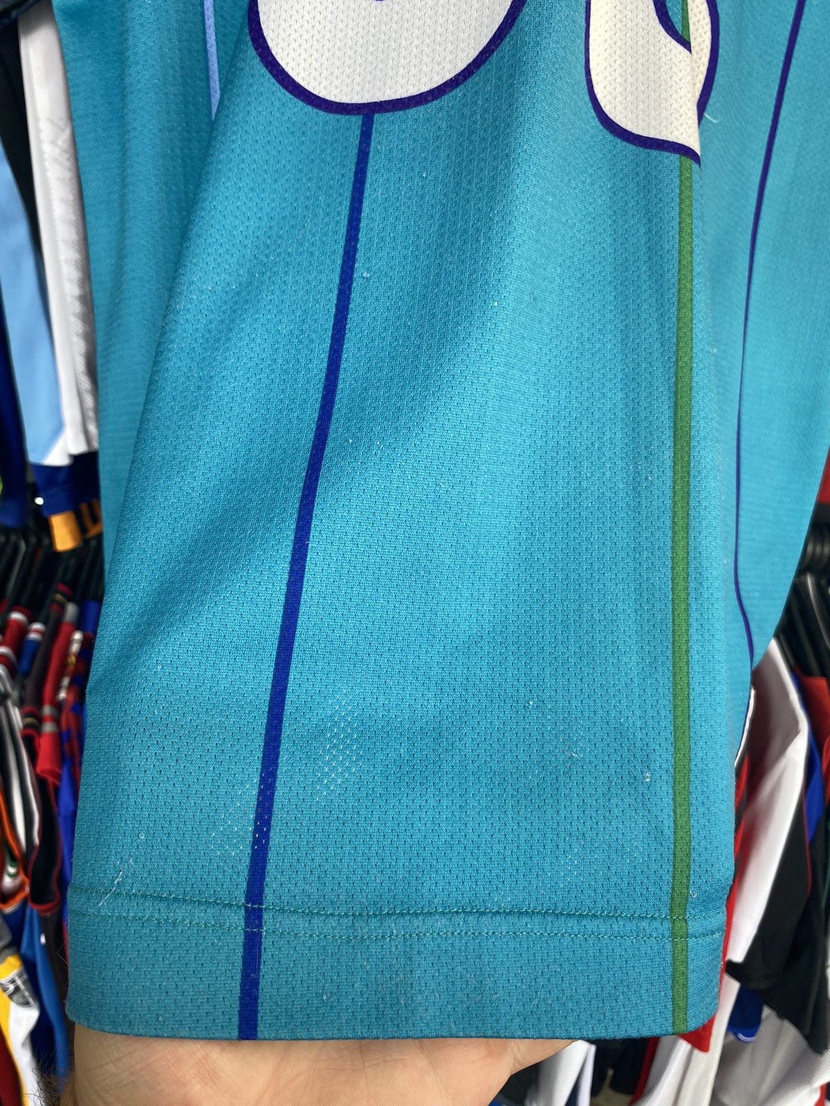 Champion VINTAGE CHARLOTTE HORNETS NBA BASKETBALL JERSEY #33 MOURNING Size US XL / EU 56 / 4 - 7 Thumbnail