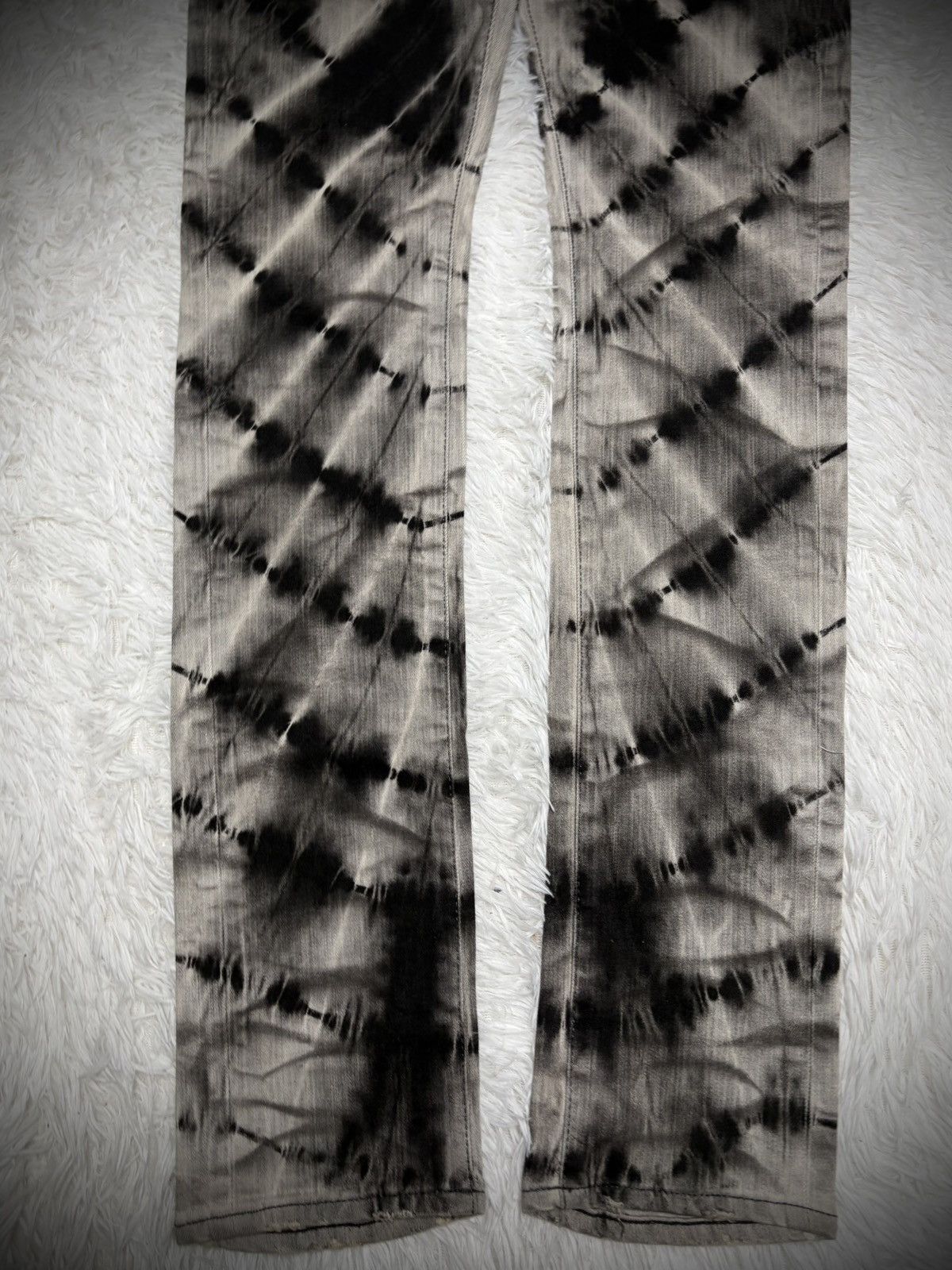 CIVARIZE Rare Civarize barbwire tiedye abstract jeans Size US 29 - 2 Thumbnail