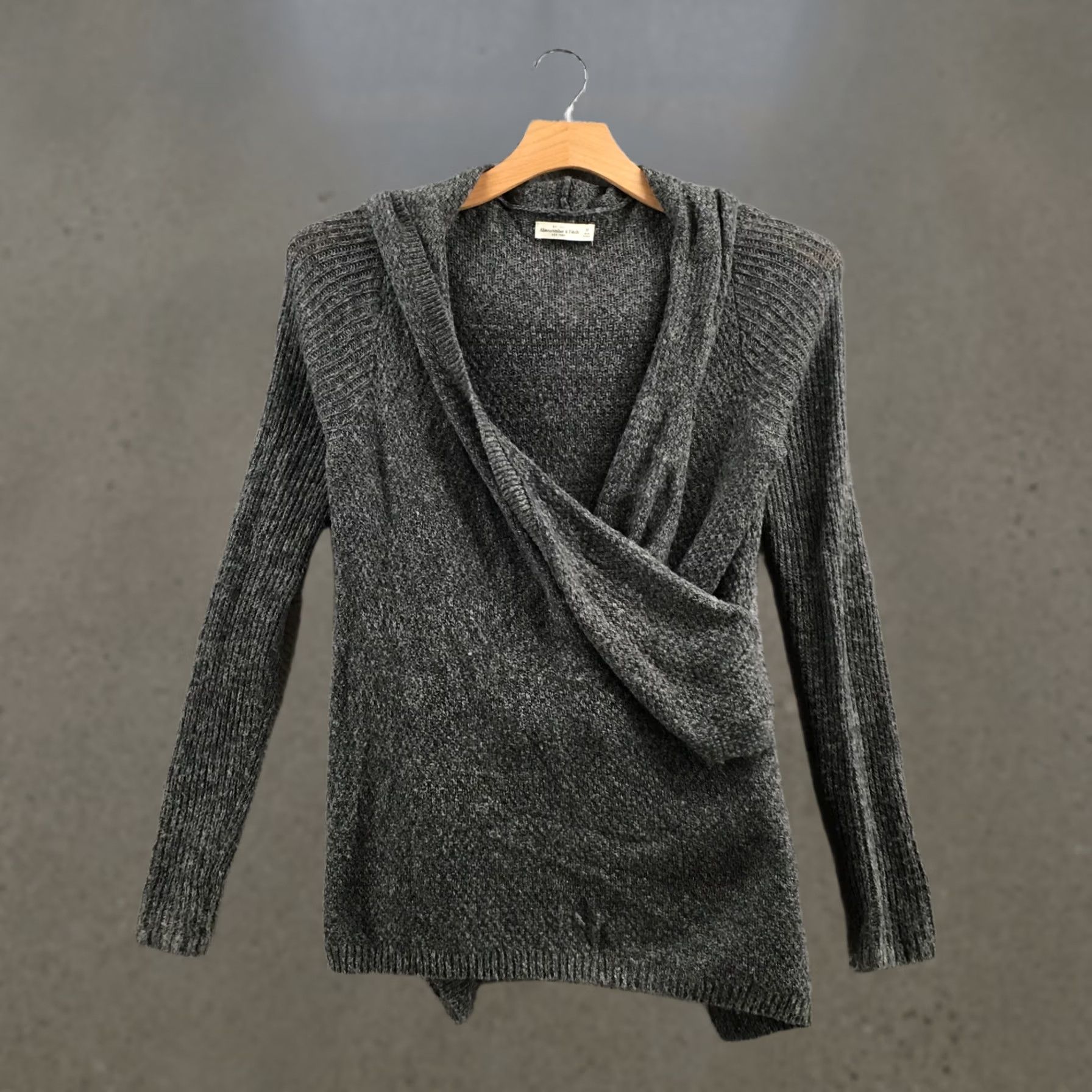 Abercrombie & Fitch Abercrombie & Fitch Sweater Womens M Gray Knitted Long Sleeve Hooded Pullover Size M / US 6-8 / IT 42-44 - 1 Thumbnail