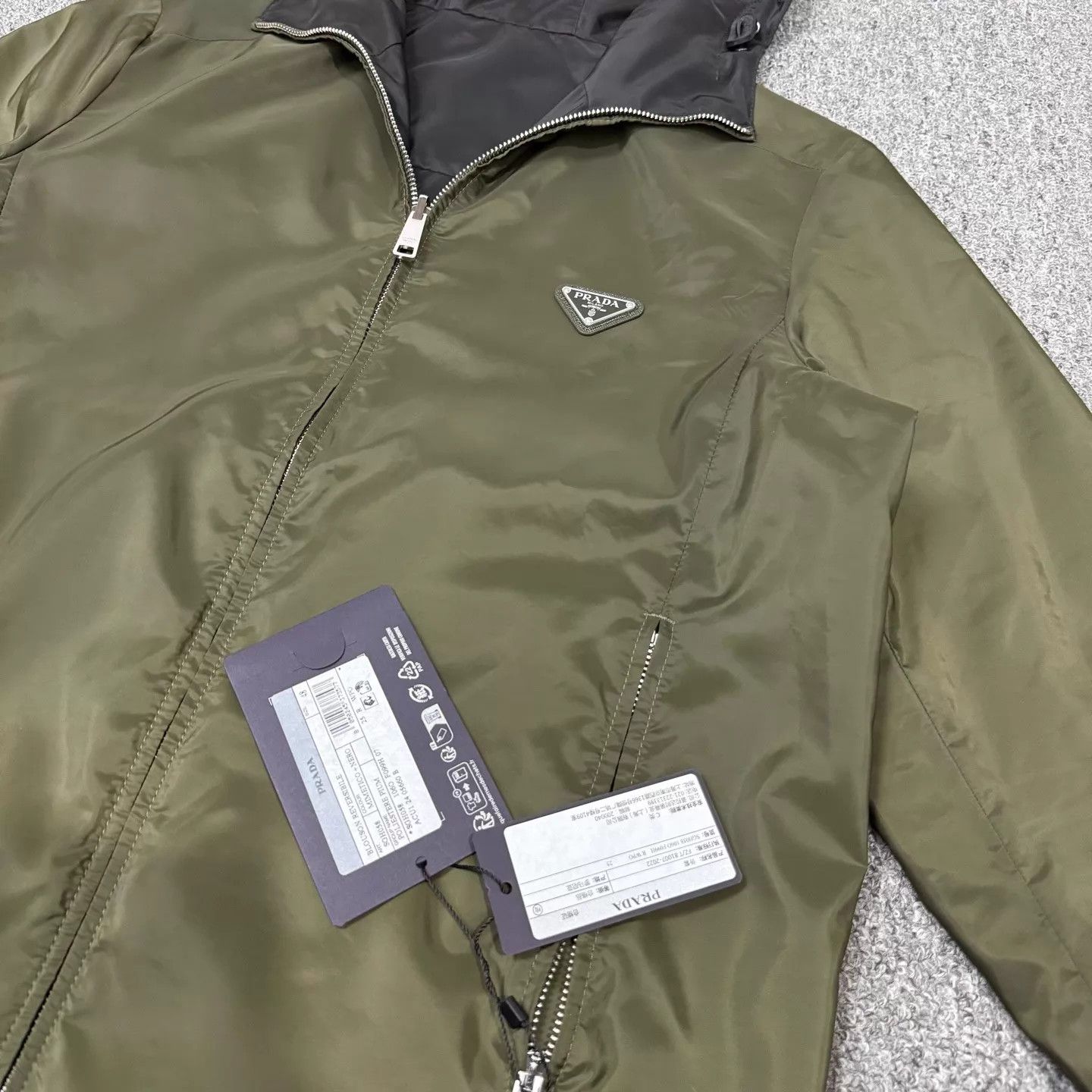 Prada Prada black green reversible triangle logo nylon jacket 48 Size US M / EU 48-50 / 2 - 3 Thumbnail