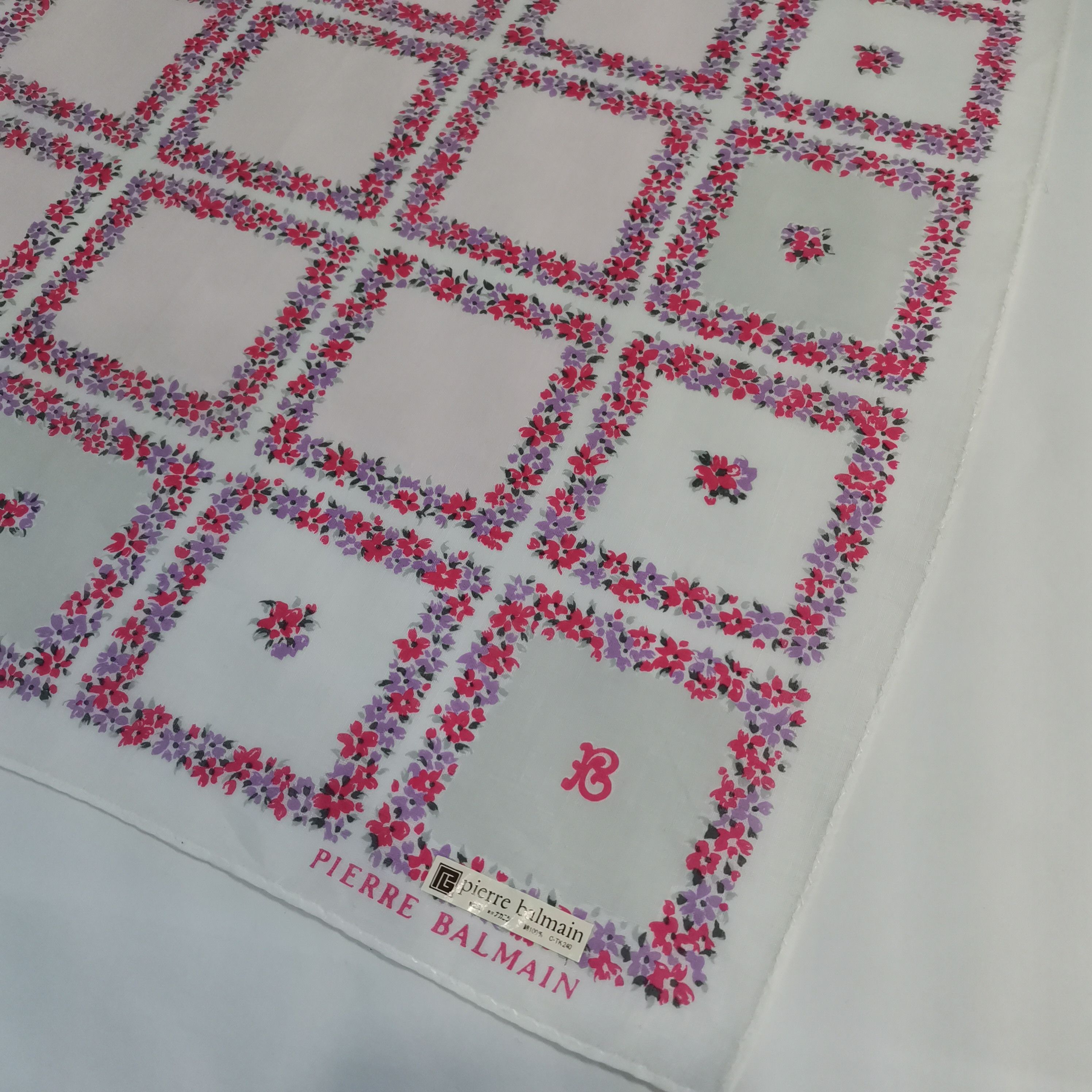 Pierre Balmain PIERRE BALMAIN HANDKERCHIEF/ BANDANA/ SCARF Size ONE SIZE - 5 Thumbnail
