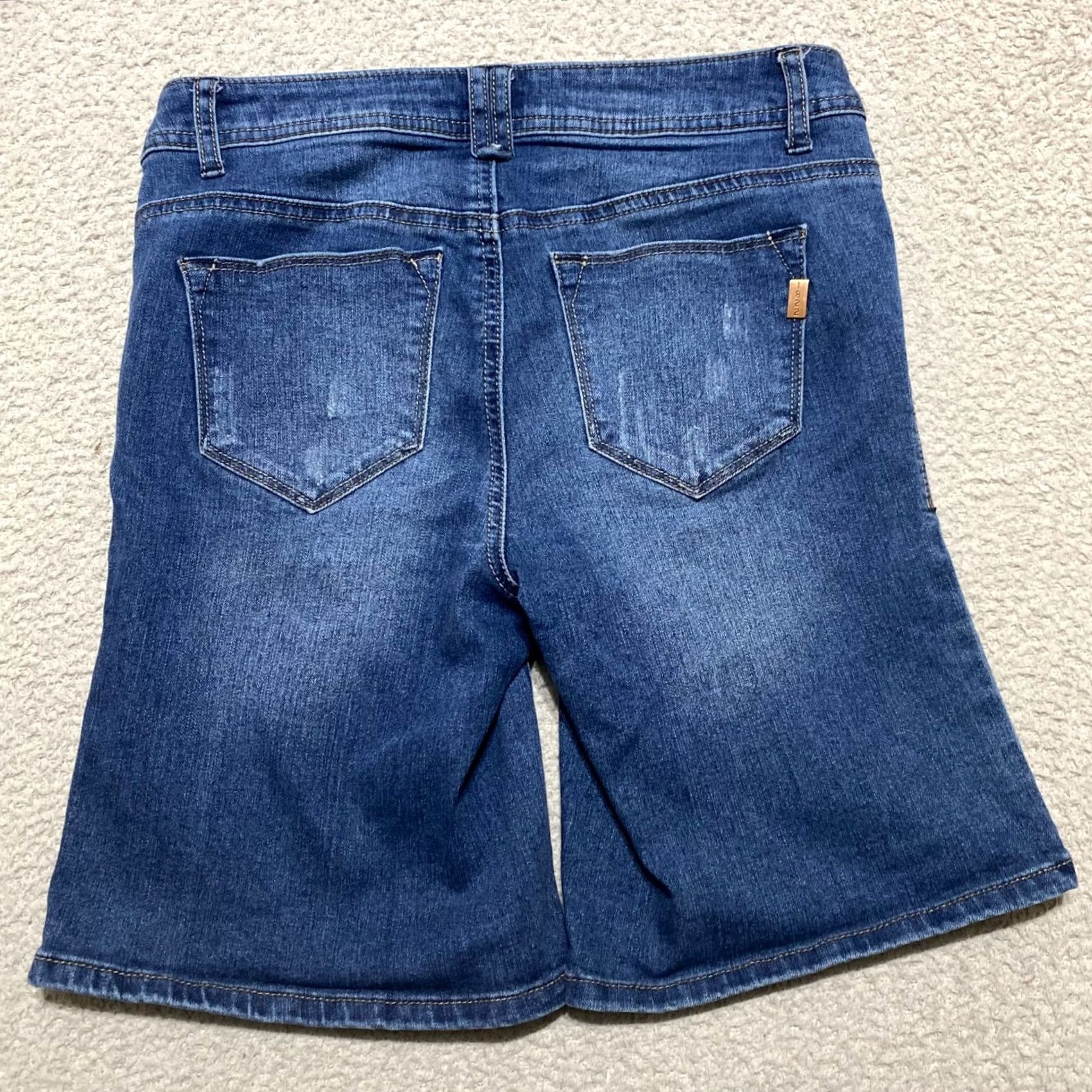 Vintage 1822 Denim Bermuda Shorts Women's Blue Denim 8" Inseam Mid Rise 4 5-Pocket Button Front Casual Travel Size 27" / US 4 / IT 40 - 2 Thumbnail