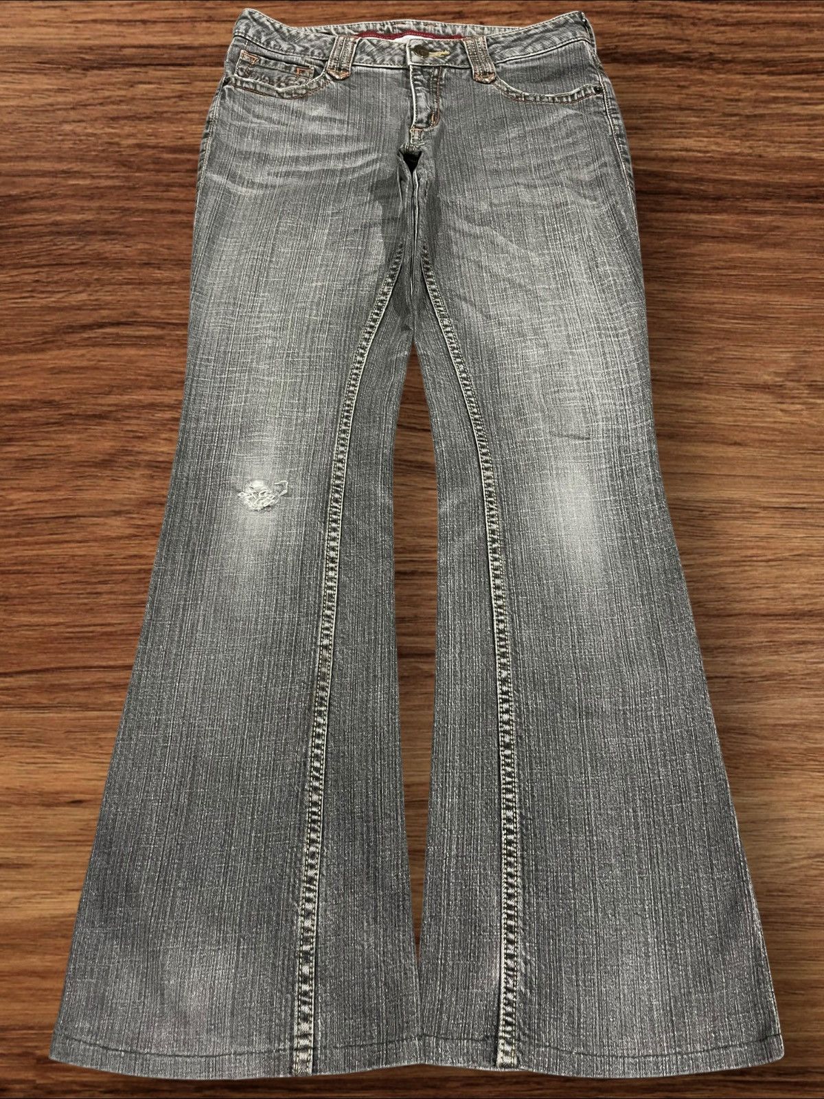 Japanese Brand × Le Grande Bleu (L.G.B.) Vintage Japanese Brand Grey Washed Distressed Flare Jeans Size 28" / US 6 / IT 42 - 1 Thumbnail