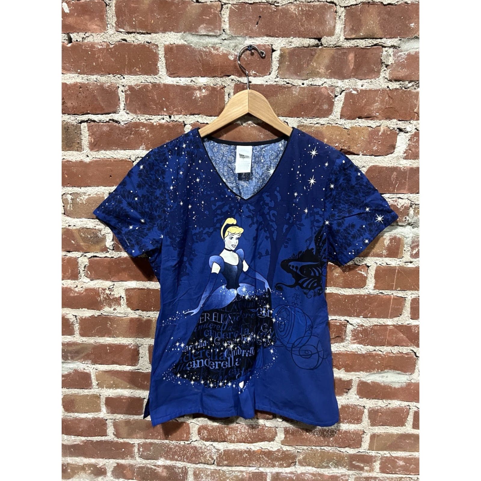 Disney Disney Cinderella Medical Scrub Top Womens Blue Short Sleeve Size S Women 90s? Size S / US 4 / IT 40 - 2 Thumbnail