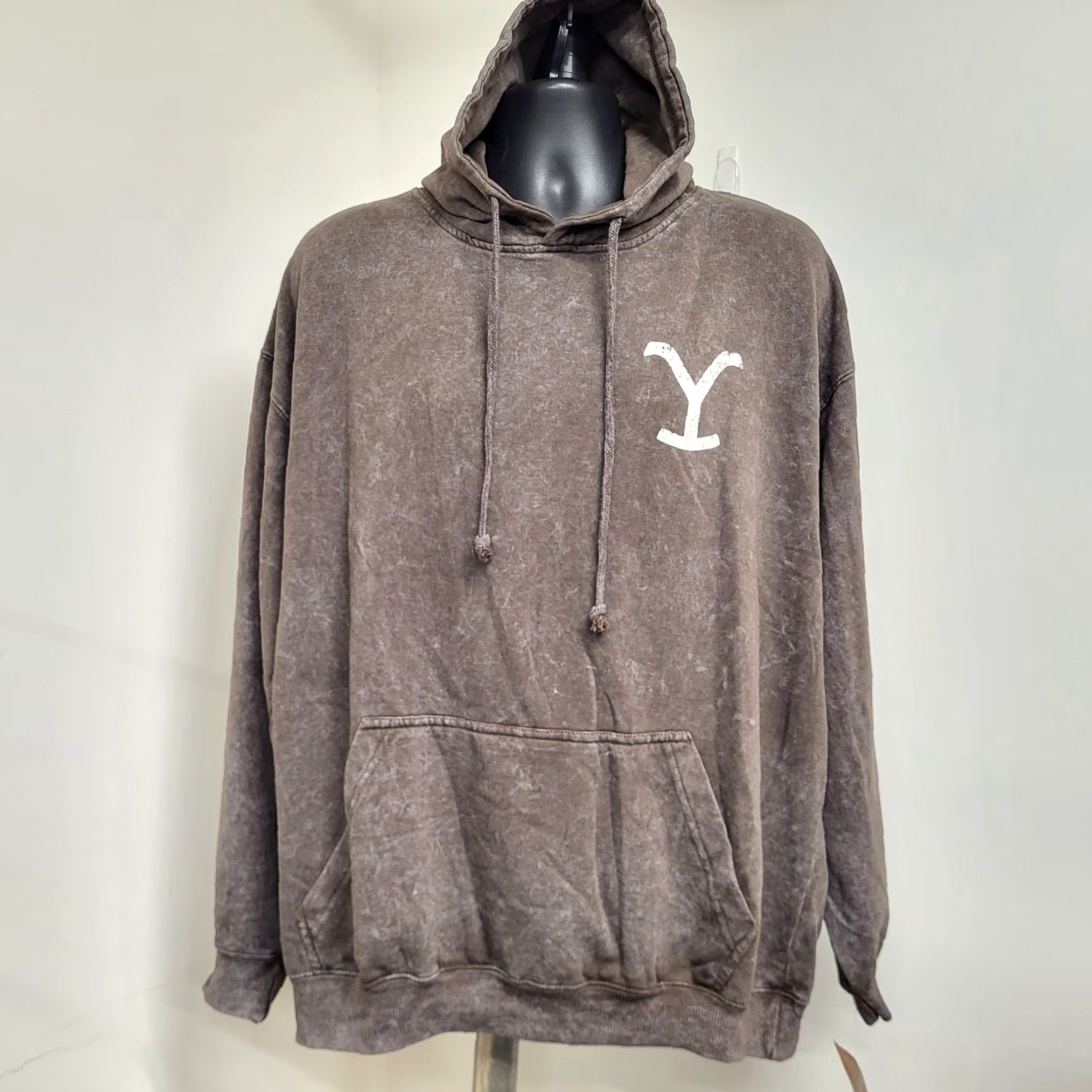 Vintage Yellowstone Dutton Ranch Hoodie Mens 2XL Brown Mineral Wash Montana Pull-Over Shirt Size US XXL / EU 58 / 5 - 2 Thumbnail