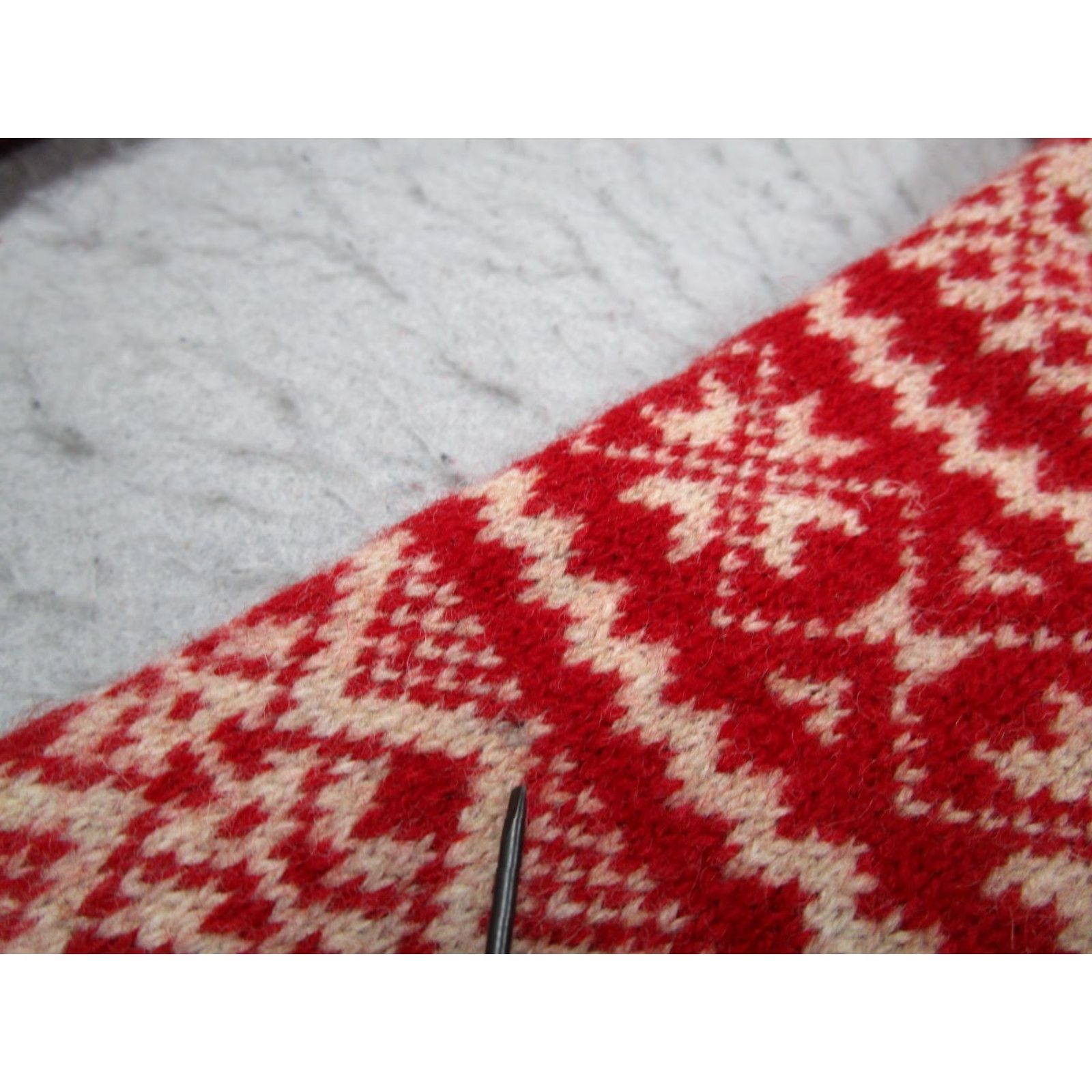 Eddie Bauer Eddie Bauer Cardigan Women Small Red Fair Isle Knit Sweater - Button Up Lambswool Blend V-Neck Pockets All Seasons Casual/Workwear Size S / US 4 / IT 40 - 5 Thumbnail