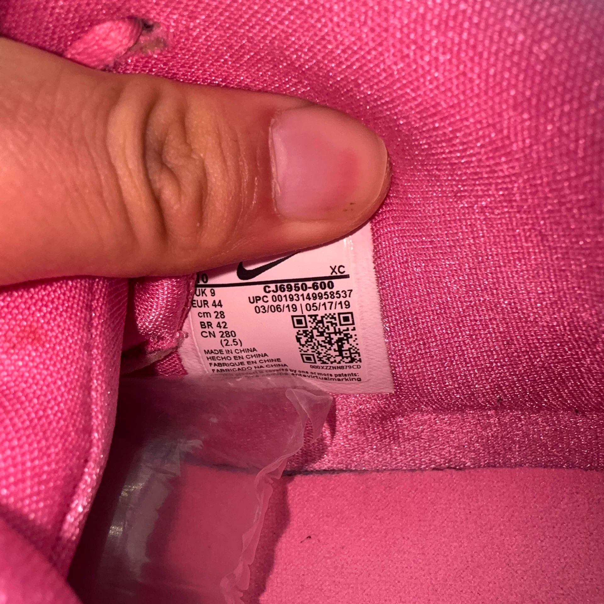 Nike Nike Kyrie 5 SpongeBob x Patrick Pink Like New Size US 11 / EU 44 - 9 Thumbnail