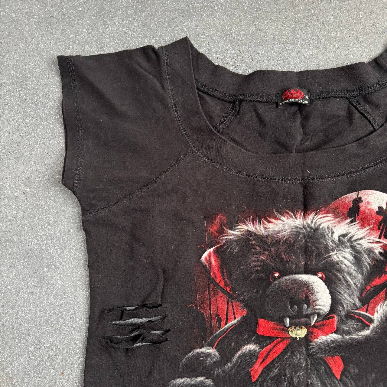 Japanese Brand Spiral Direct Gothic Y2K Distressed T-Shirt Size XXL / US 16-18 / IT 52-54 - 2 Thumbnail