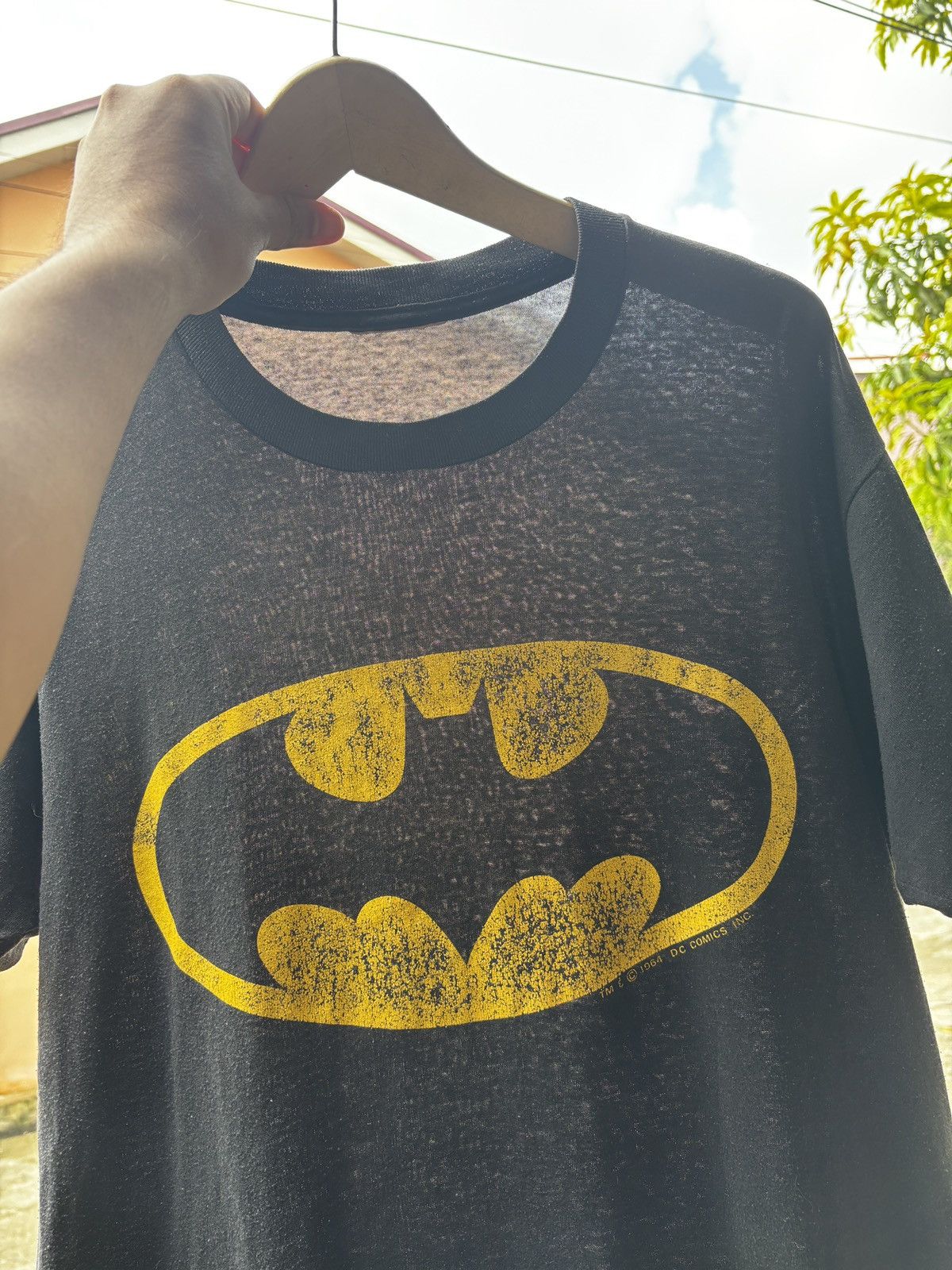 DC Comics Vintage Worn Batman Tshirt Size US L / EU 52-54 / 3 - 9 Thumbnail