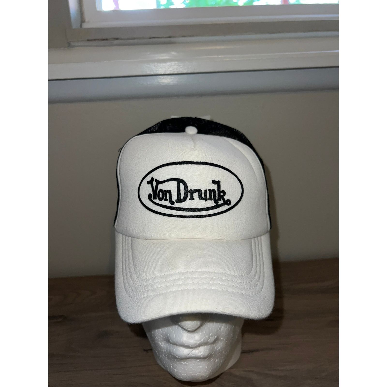 Vintage Y2K Von Drunk White Black Trucker Hat Designer Spoof 2000s Size ONE SIZE - 1 Thumbnail