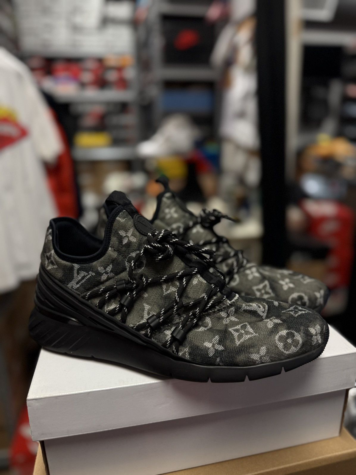 Louis Vuitton Louis Vuitton Fastlane Runner Sneaker 8LV/9US Clean 🧼🔥 Size US 9 / EU 42 - 2 Thumbnail