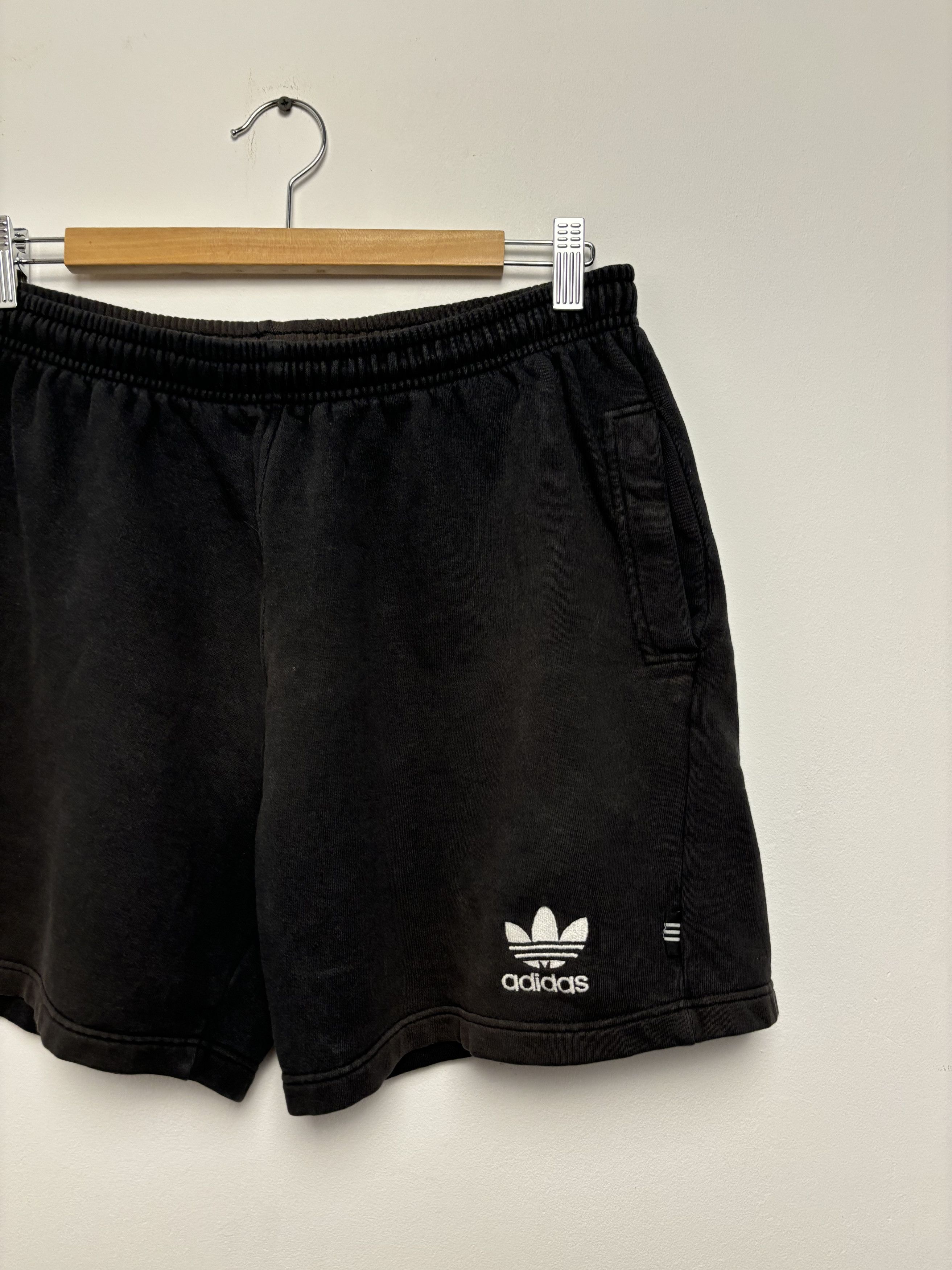 Adidas × Vintage Vintage Adidas Classic Cotton Shorts Size US 34 / EU 50 - 2 Thumbnail
