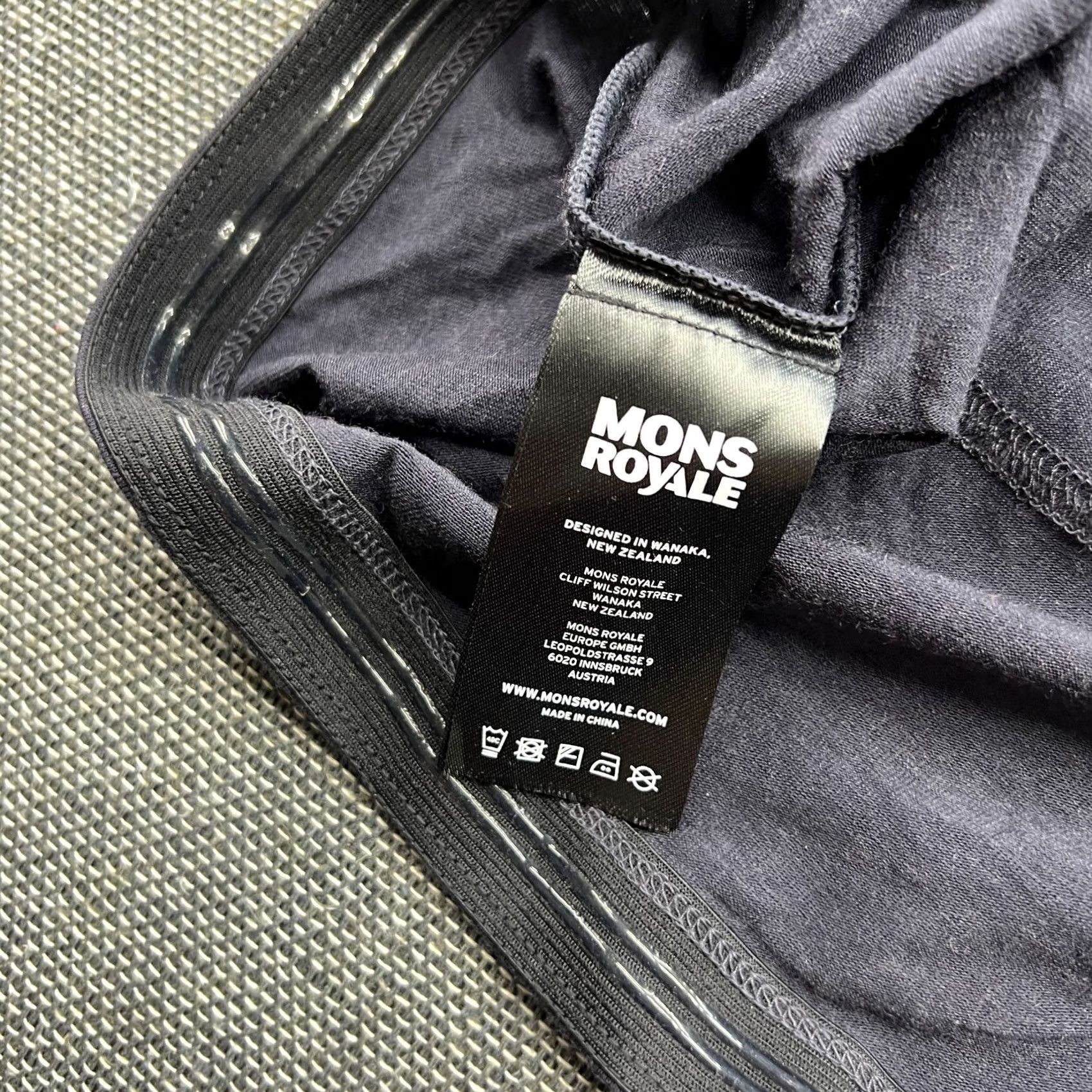 Vintage Mons Royale Base Layer Cycling Shirt Mens XL Merino Wool Air Con Shirt Size US XL / EU 56 / 4 - 5 Thumbnail