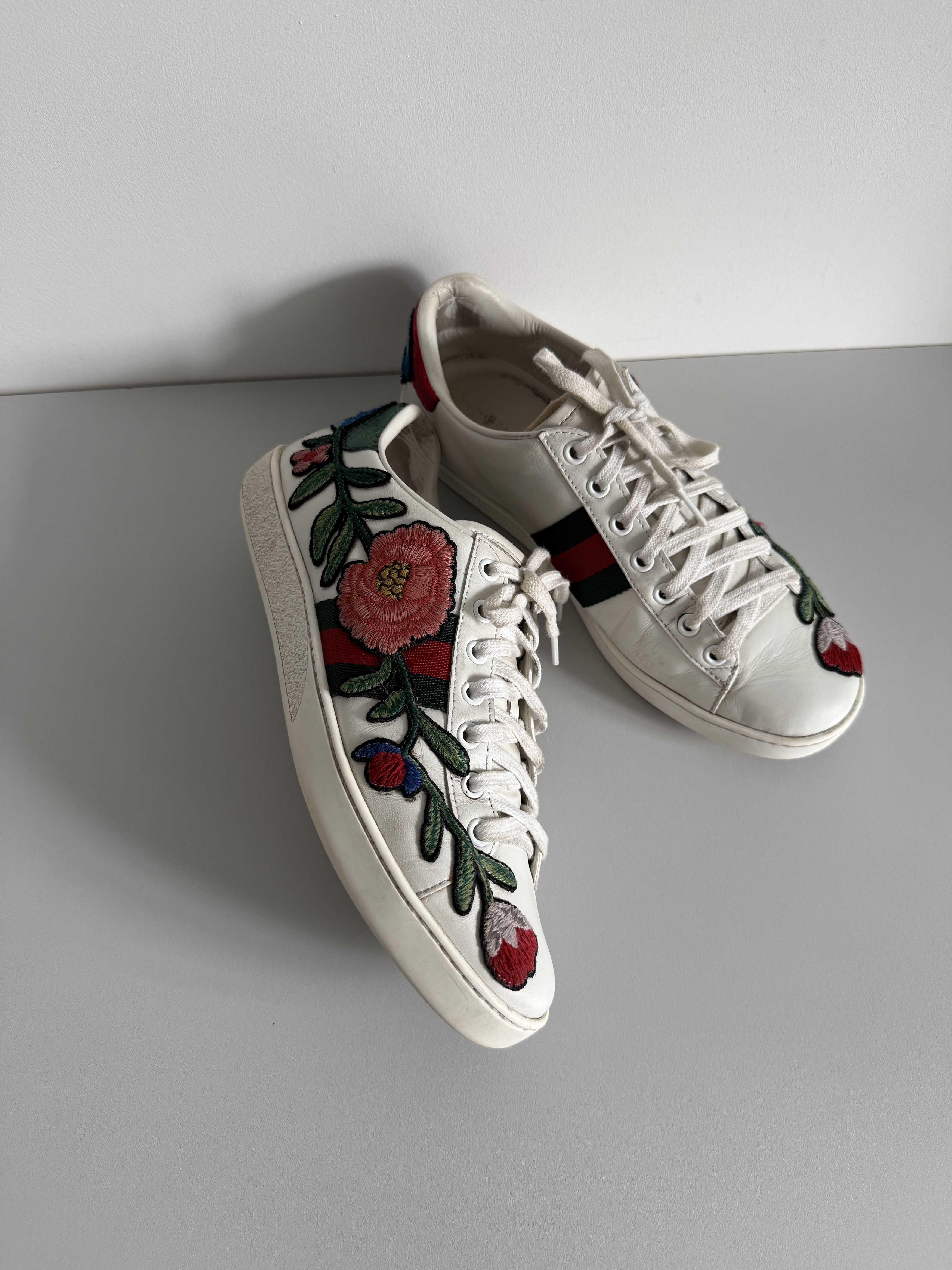 Gucci Gucci White Floral Embroidered Leather Ace Sneakers Size US 7 / IT 37 - 2 Thumbnail