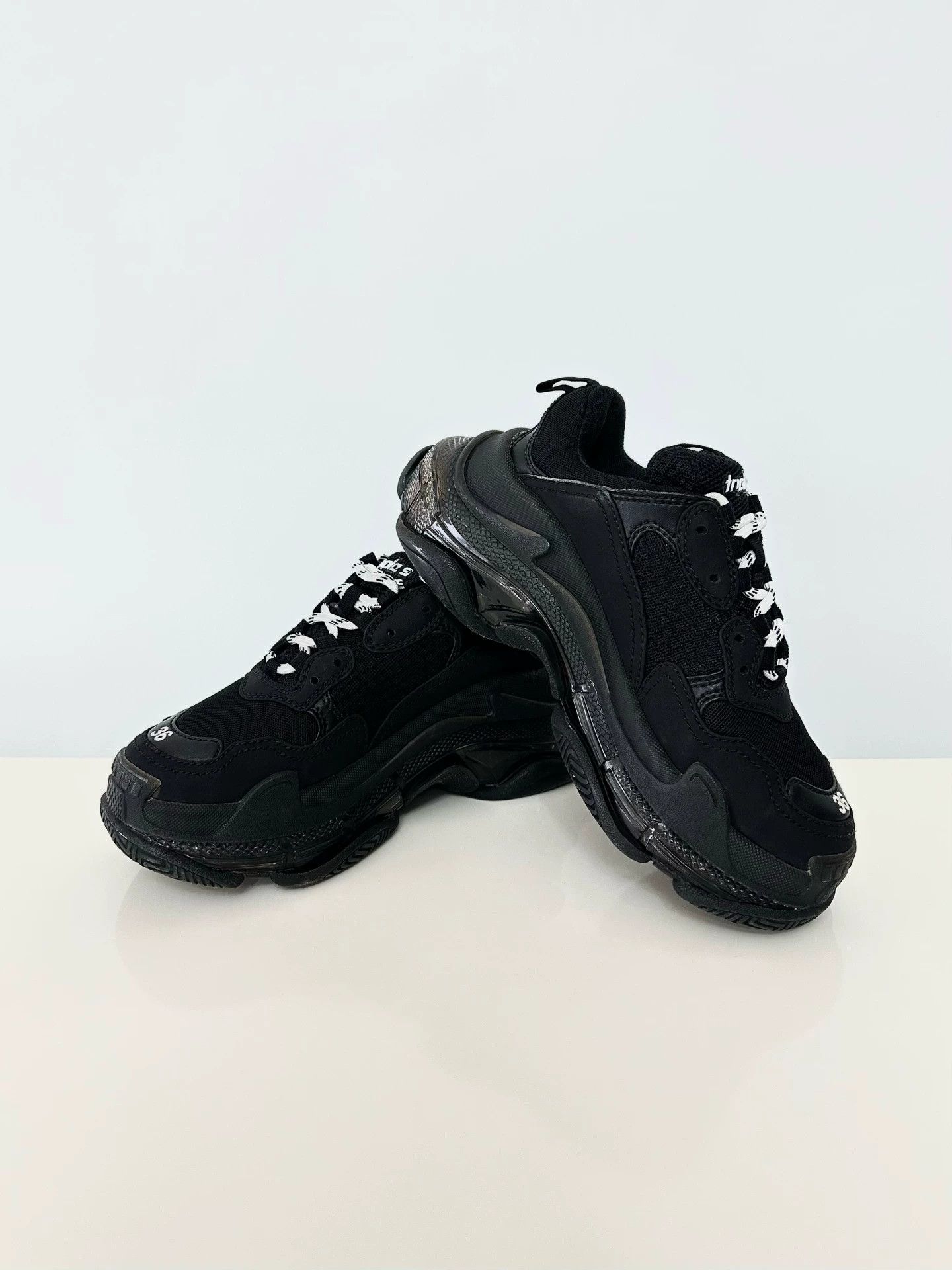 Balenciaga Balenciaga Triple S low-top women's black dad shoe Size US 5 / IT 35 - 4 Thumbnail