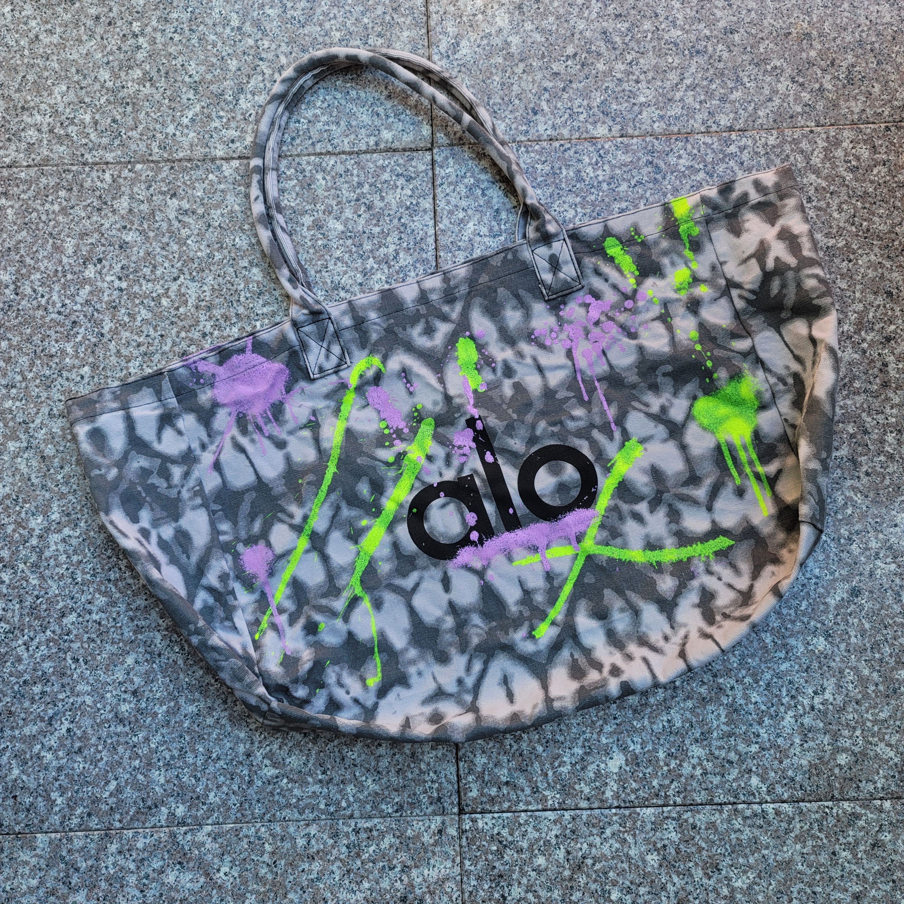 Alo yoga shopping tote