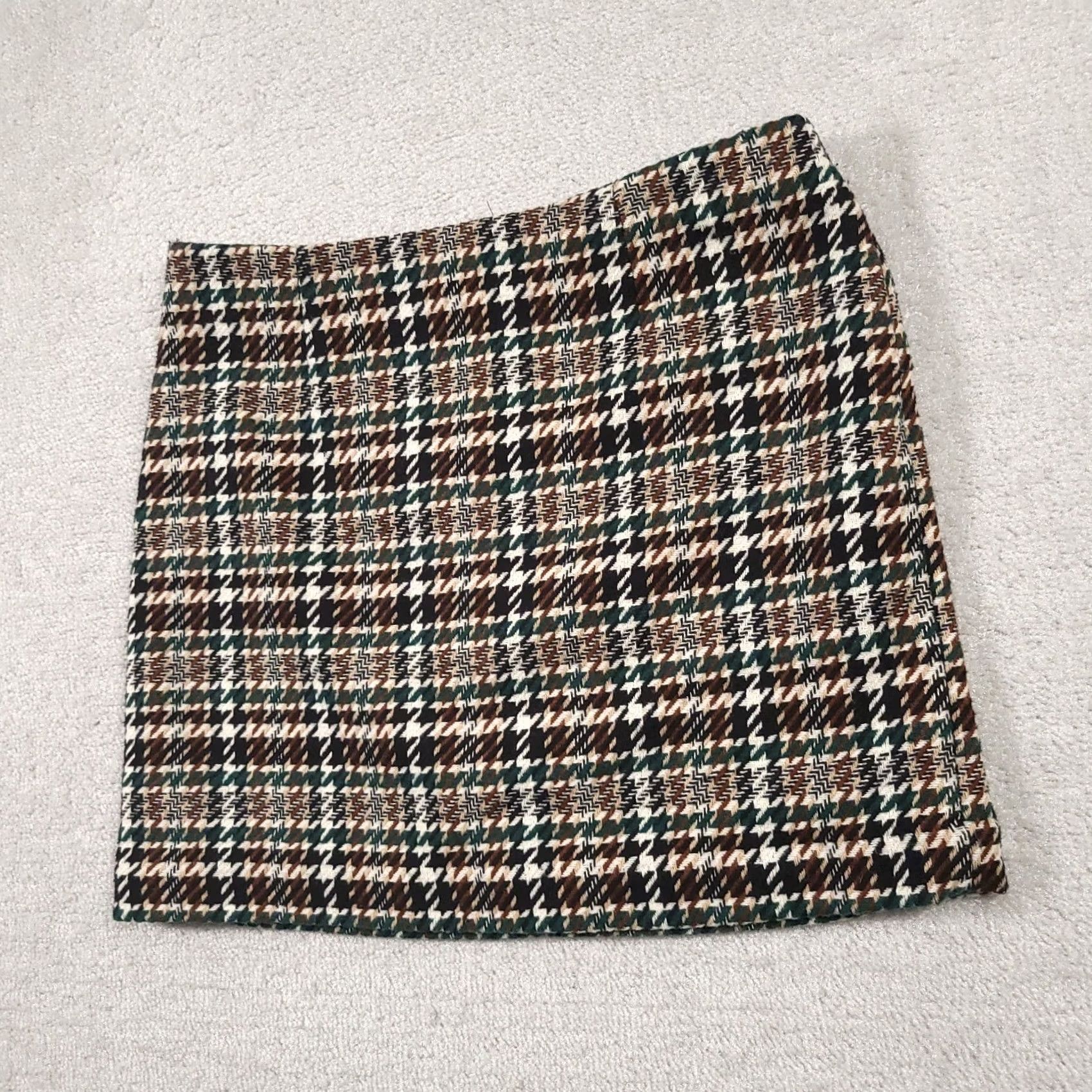 H&M H&M Mini Skirt Women's 10 Multi-color Knit Poly Wool Blend Short Lined Zip Skirt Mens? Size 32" / US 10 / IT 46 - 2 Thumbnail