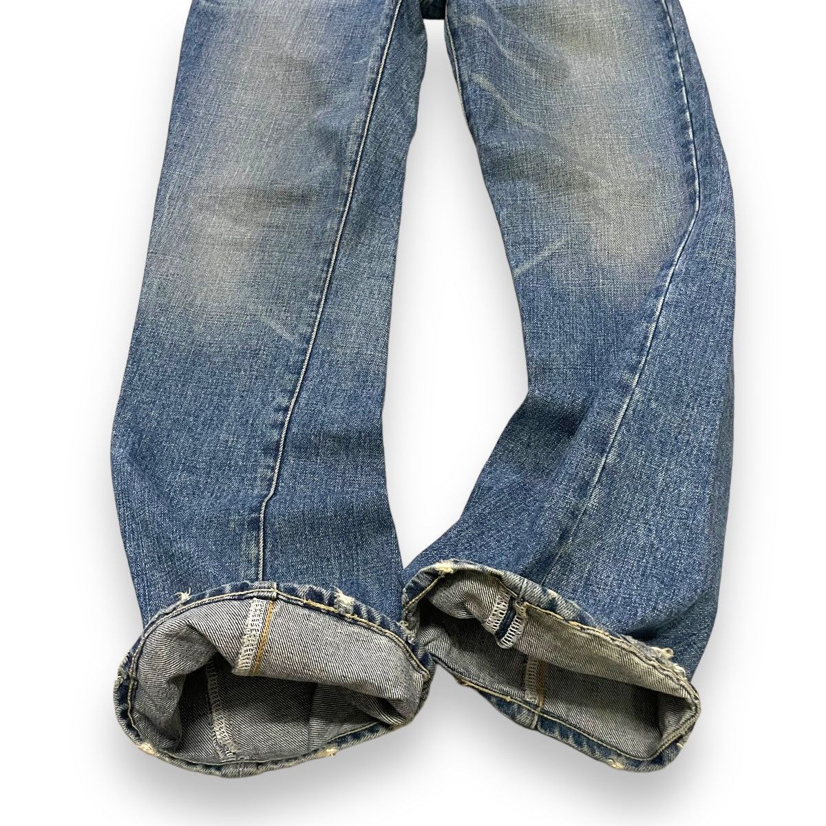If Six Was Nine × Japanese Brand × Le Grande Bleu (L.G.B.) 🇯🇵 SURF RIDER SPIRAL CUT FLARED DISTRESSED DENIM PANTS Size US 30 / EU 46 - 6 Thumbnail