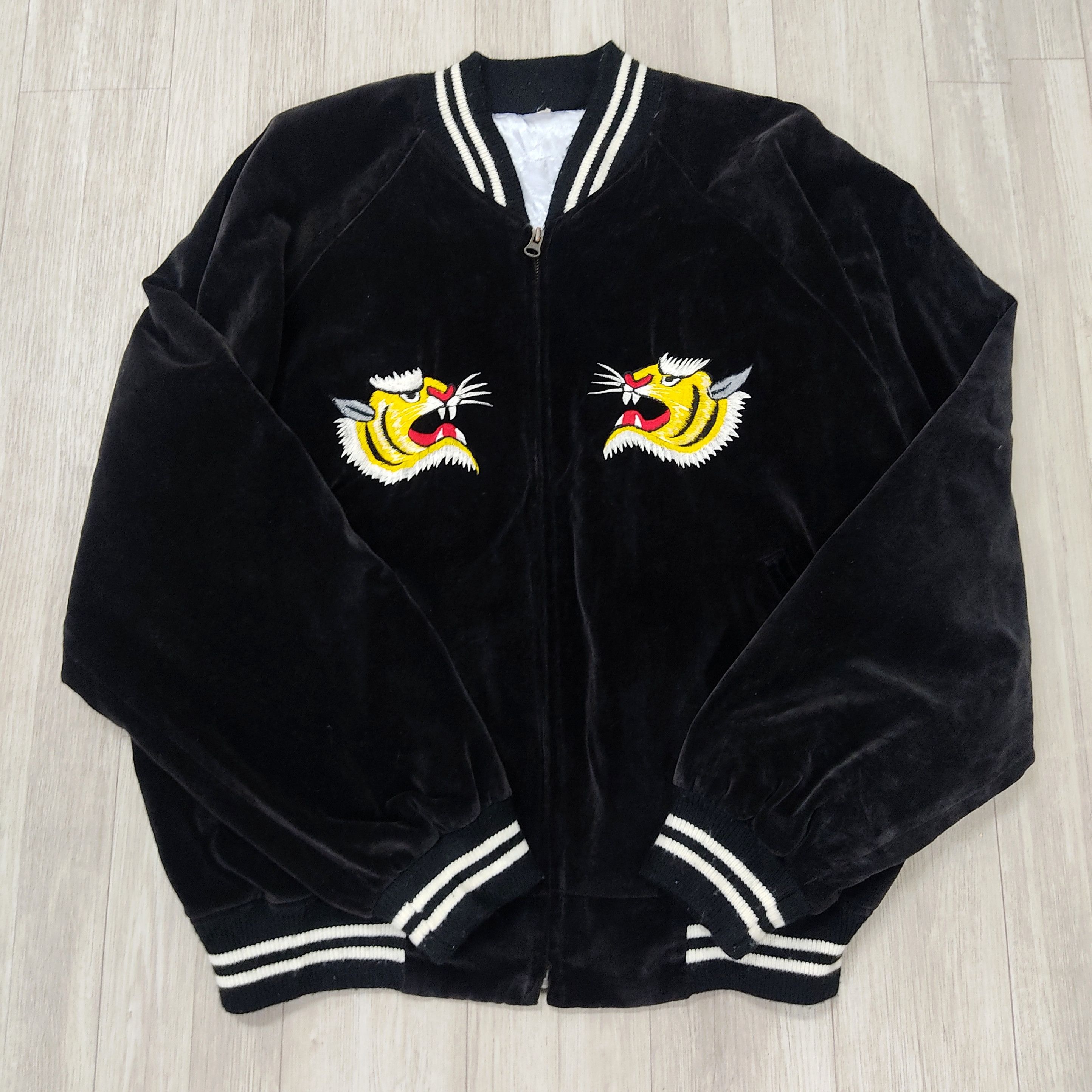 Japanese Brand Vintage Oriental Yokosuka Velvet Sukajan Souvenir Jacket Size US L / EU 52-54 / 3 - 5 Thumbnail