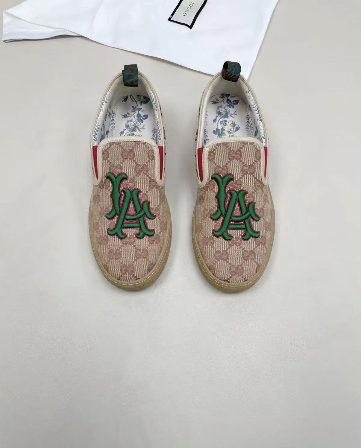 Gucci GUCCI Embroidered Casual Shoes J30 Size US 6.5 / EU 39-40 - 1 Thumbnail