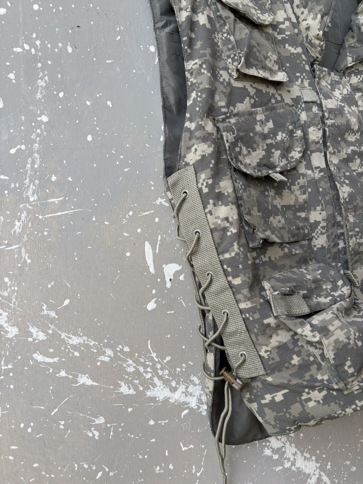 Vintage Vintage Y2K US Army Justice Tactical Camo Vest Size US XL / EU 56 / 4 - 8 Thumbnail