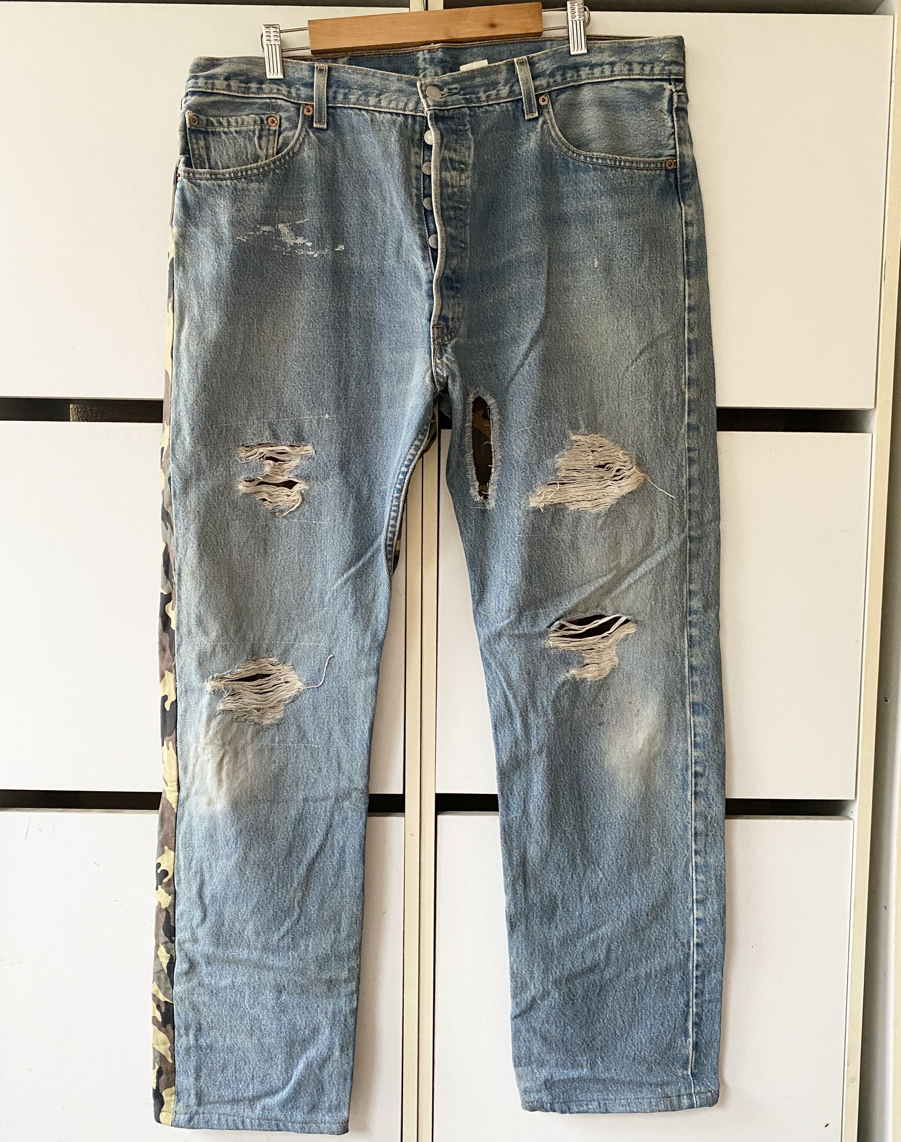 Levi's VINTAGE LEVIS 501 X CAMO JEANS Size US 40 / EU 56 - 1 Thumbnail