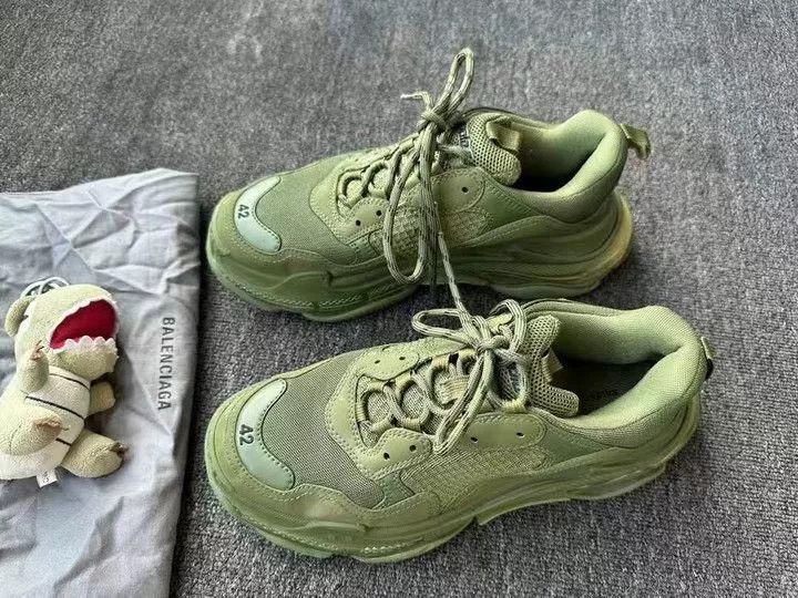 Balenciaga Balenciaga Triple S Army Green Size 42 Size US 9 / EU 42 - 1 Thumbnail
