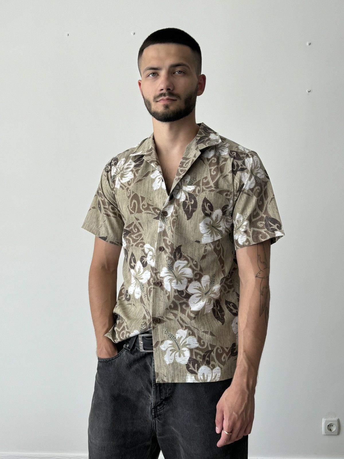 Vintage Vintage RJC Hawaiian Flowers Aloha Crazy Button Shirt Size US S / EU 44-46 / 1 - 1 Thumbnail