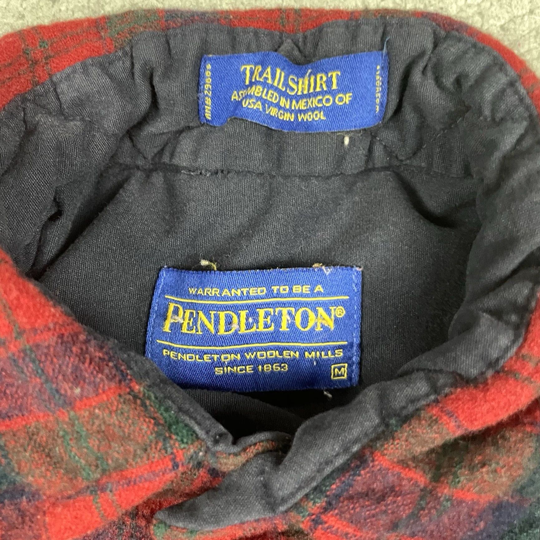 Pendleton VINTAGE Pendleton Shirt Men Wool Flannel Red Plaid Button-Up Coat? (Oops) Size US S / EU 44-46 / 1 - 4 Thumbnail