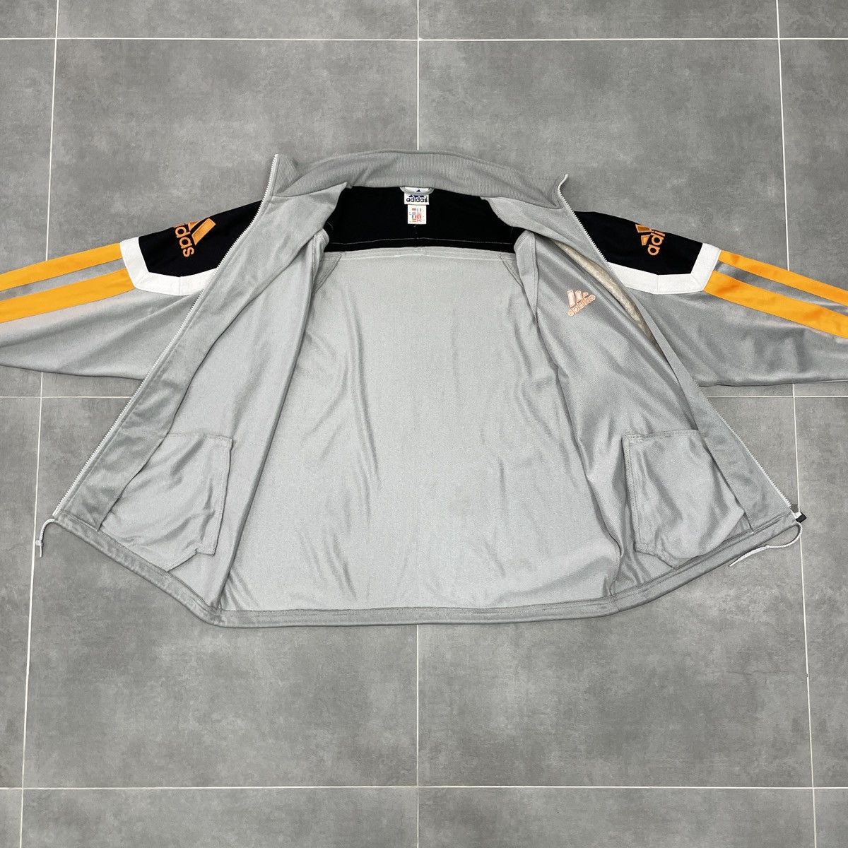 Adidas × Vintage Vintage Adidas Track Jacket Size L Size US L / EU 52-54 / 3 - 12 Thumbnail