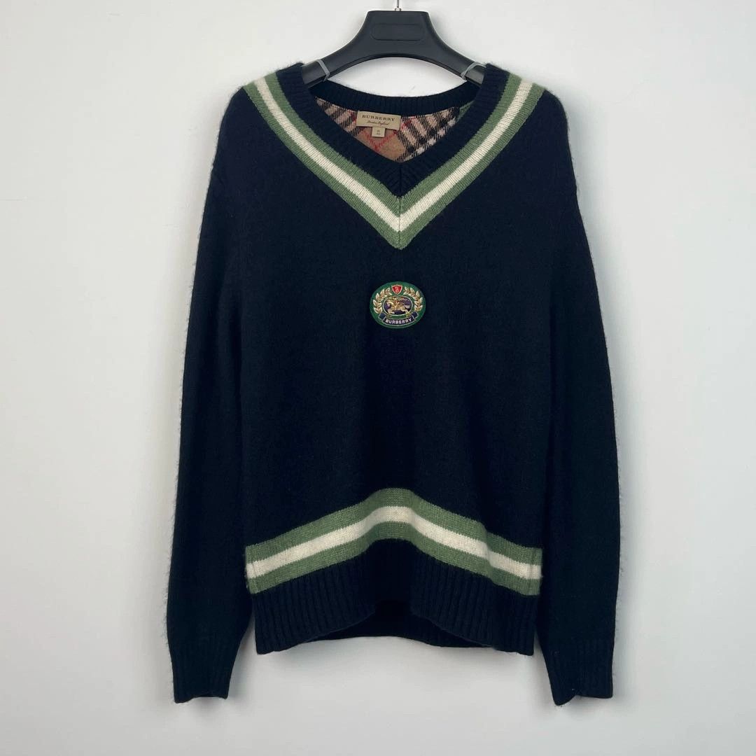 Burberry Burberry Badge V-Neck Knit Sweater XL Size US XL / EU 56 / 4 - 1 Thumbnail
