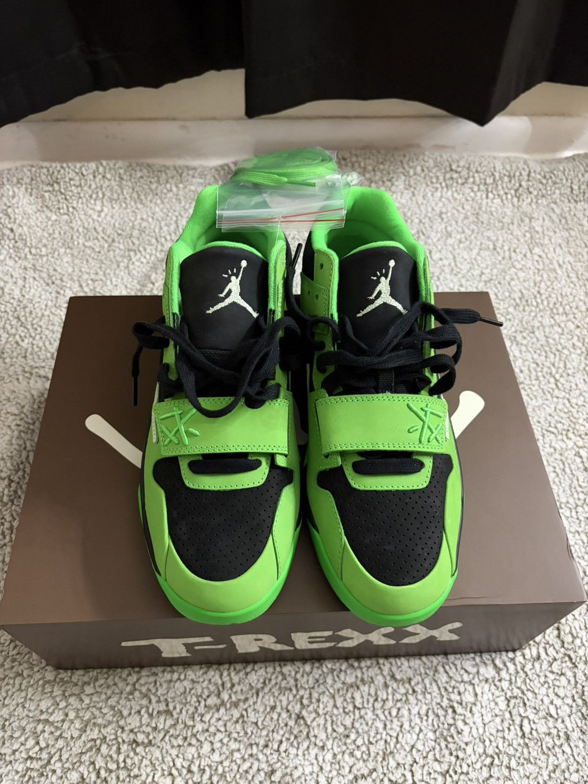 Jordan Brand TRAVIS SCOTT x AIR JORDAN JUMPMAN T-REXX Size US 10 / EU 43 - 5 Thumbnail