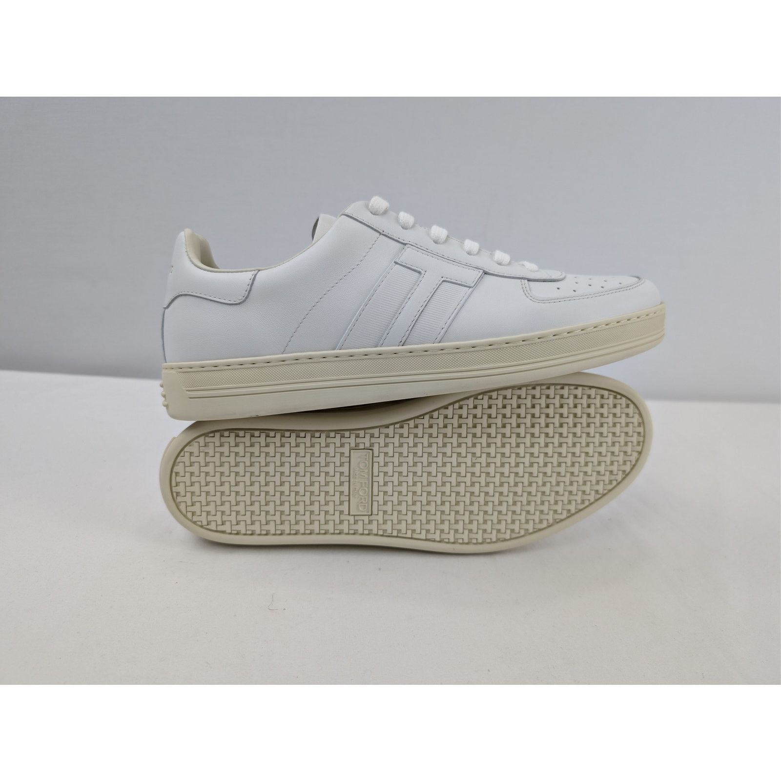 Tom Ford o1rshd1 Classic Radcliffe leather low-top sneaker in white Size US 8.5 / EU 41-42 - 12 Thumbnail