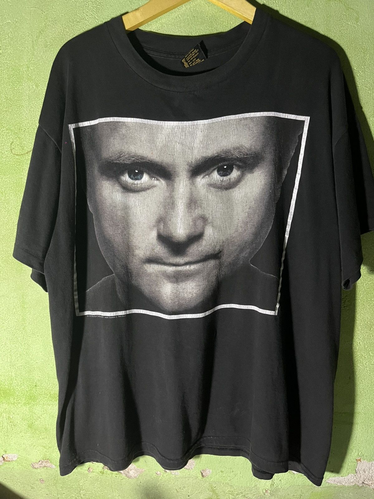 Band Tees phill cholins tour 94 Size US XL / EU 56 / 4 - 1 Thumbnail