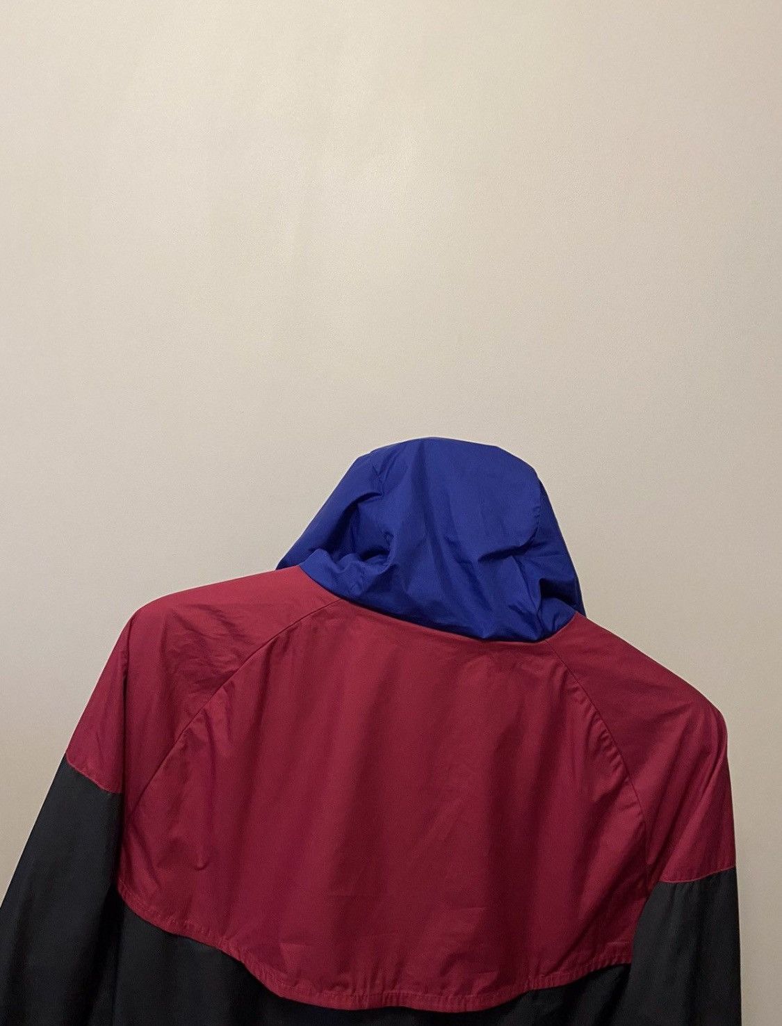 Vintage Vintage Nike Barcelona Nylon Jacket Large Size US L / EU 52-54 / 3 - 4 Thumbnail