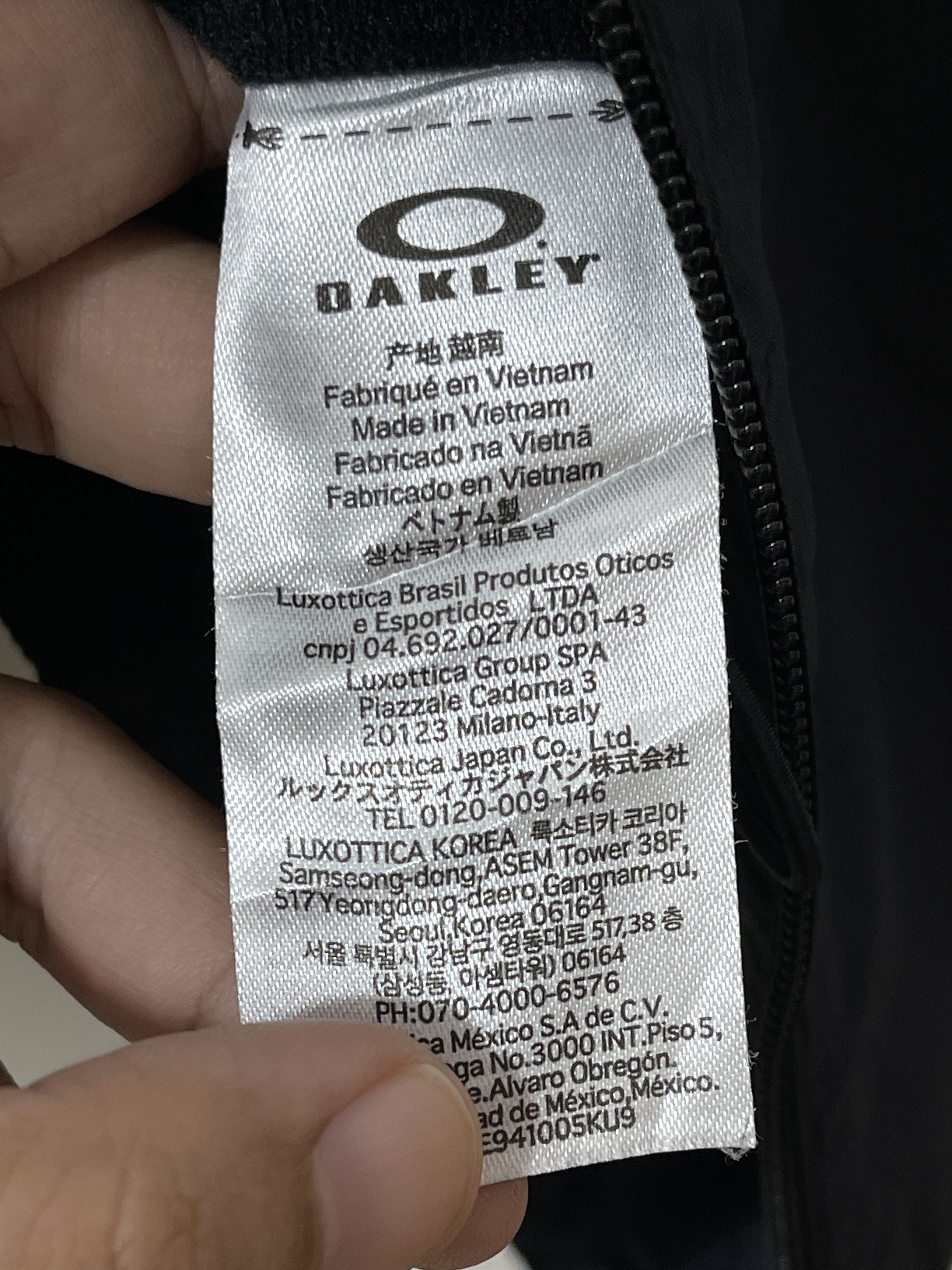 Oakley 2000s Oakley Outdoor Technical Reflective Jacket Size US L / EU 52-54 / 3 - 9 Thumbnail