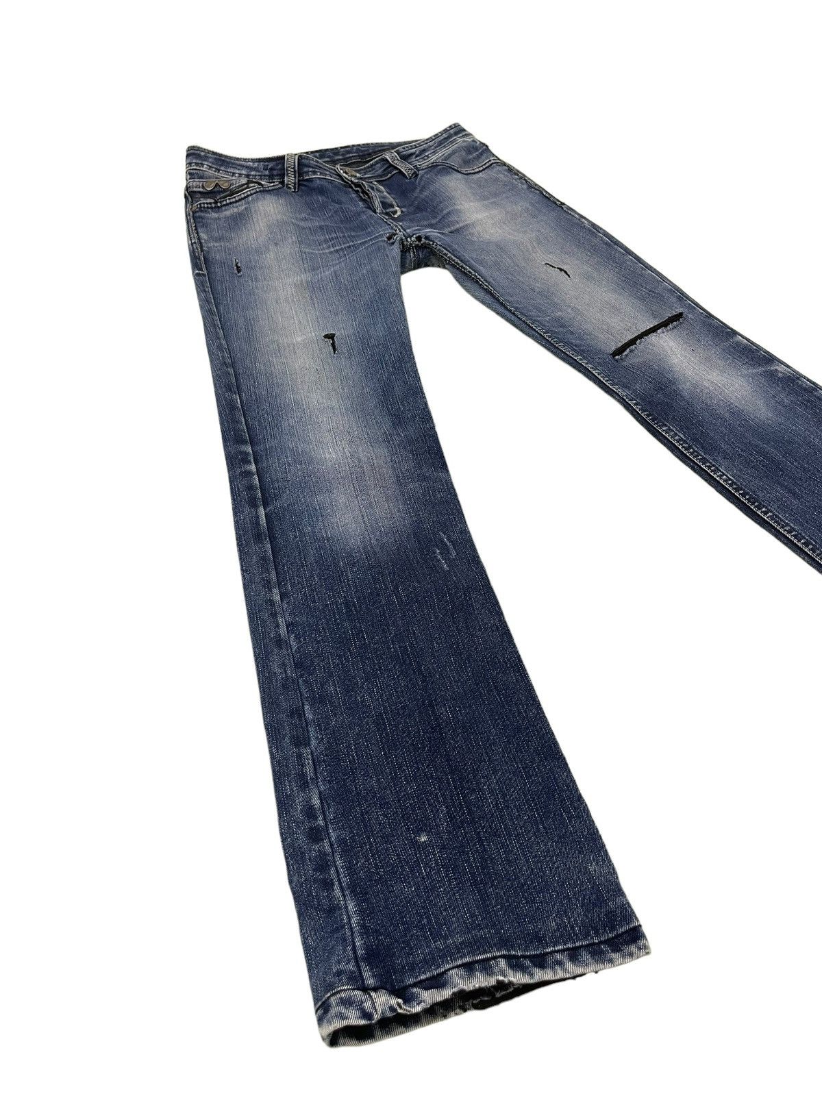 John Varvatos Slim Jeans John Varvatos Distress Denim 8🟦7 Size US 32 / EU 48 - 11 Thumbnail