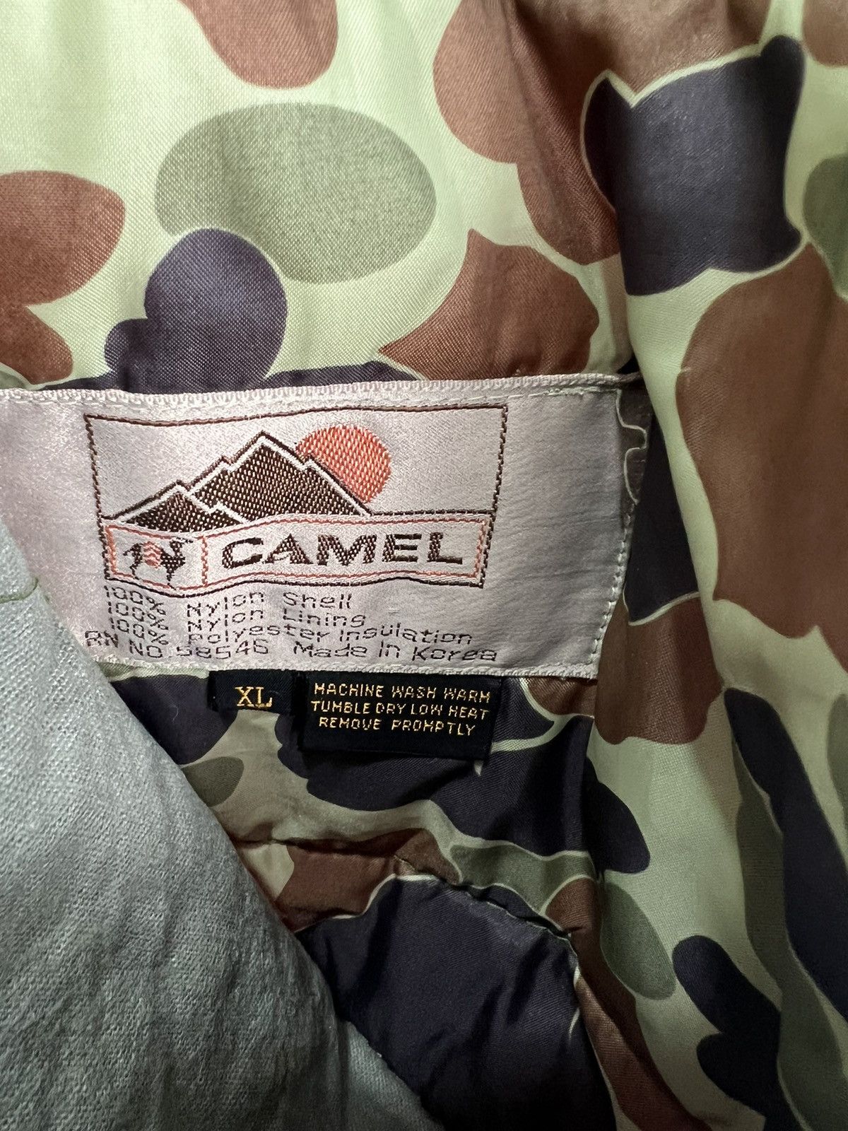 Vintage Vintage Camel Puffer Camo Jacket Coat Promo Size US XL / EU 56 / 4 - 3 Thumbnail