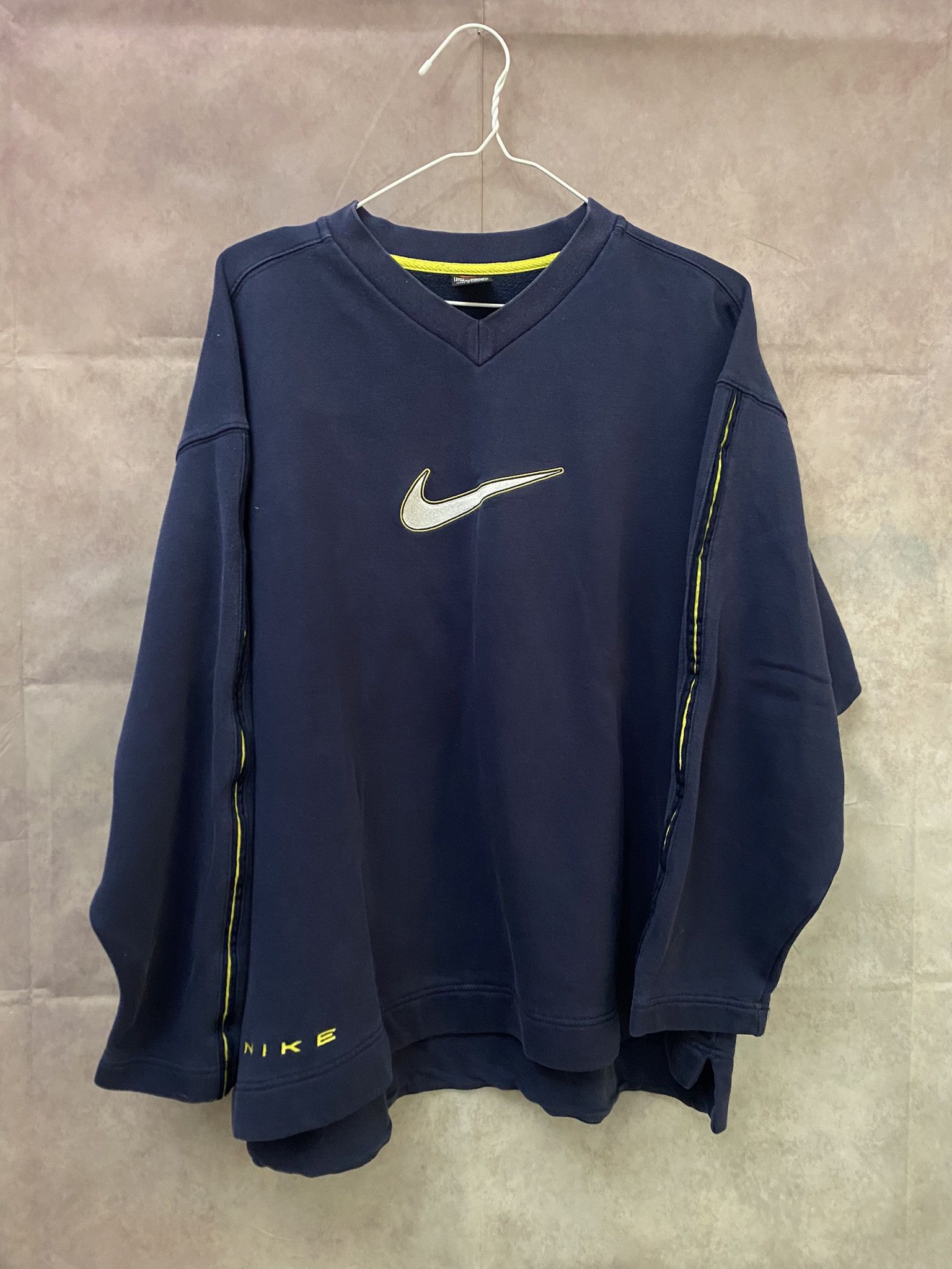 Nike × Vintage Nike Sweatshirt Vintage Center Logo Size US M / EU 48-50 / 2 - 1 Thumbnail