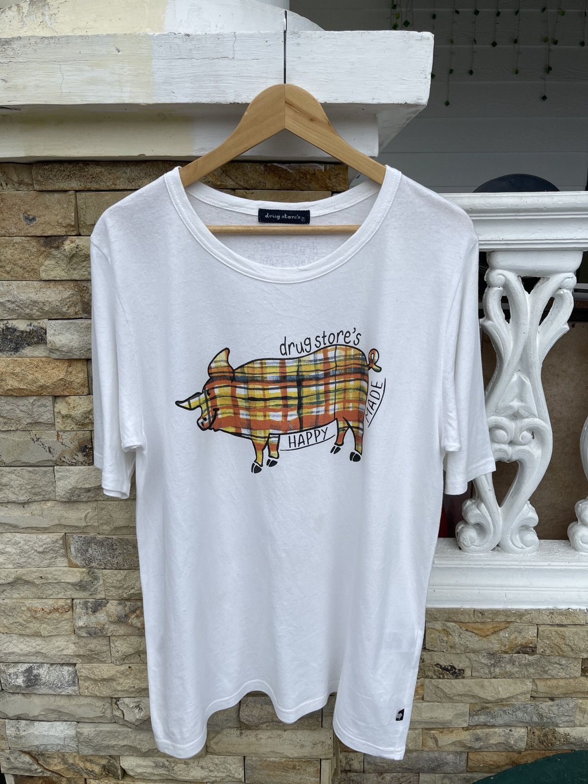 Vintage Last Drop🔥Rare🔥Vintage Drug Store’s Big Pig Logo T sHirt Size US L / EU 52-54 / 3 - 1 Thumbnail
