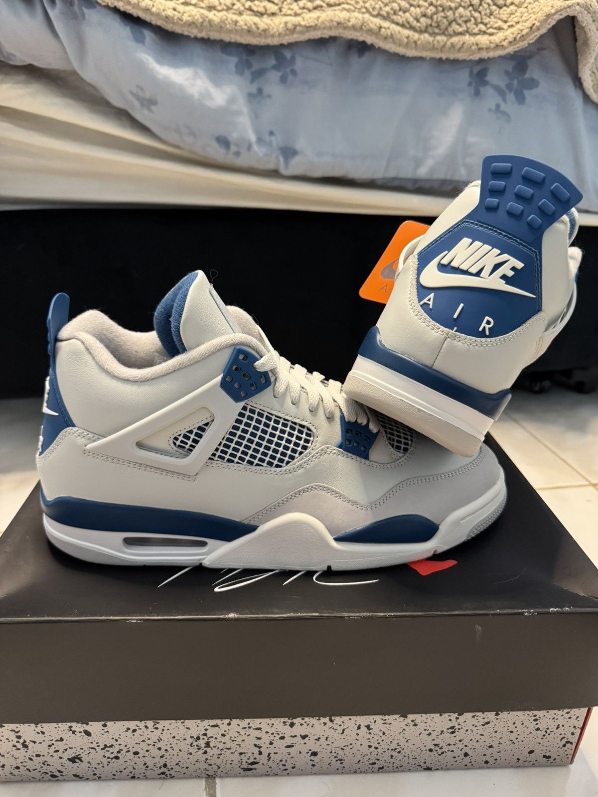 Jordan Brand Air Jordan 4 Military Blue 2024 DS Size 11 OG All Size US 11 / EU 44 - 1 Thumbnail