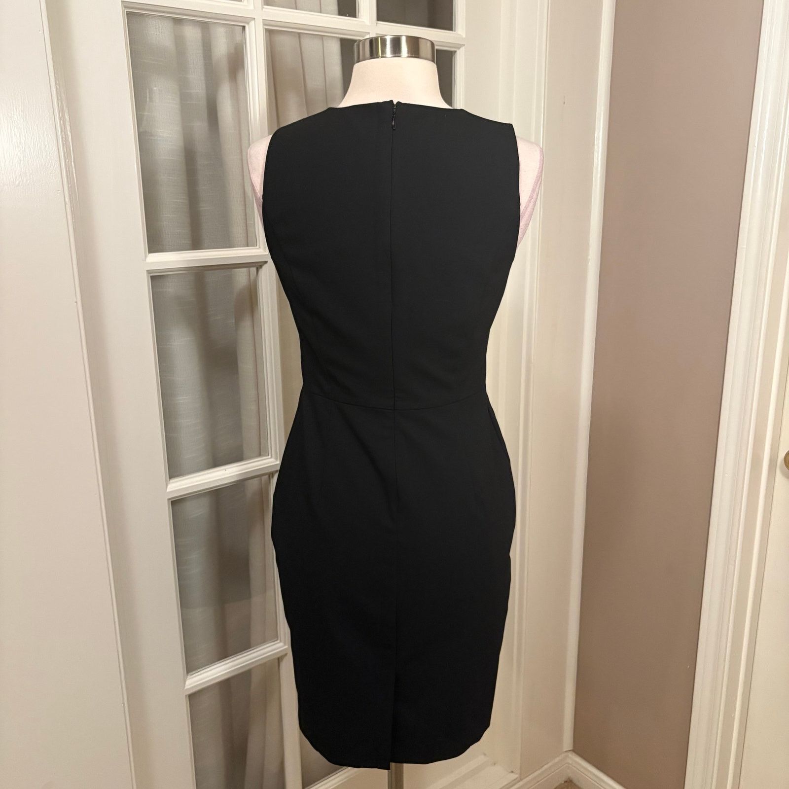 Ann Taylor Ann Taylor Women's Sleeveless V-Neck Sheath Dress - Size 00P Size XXS / US 00 / IT 34 - 2 Thumbnail