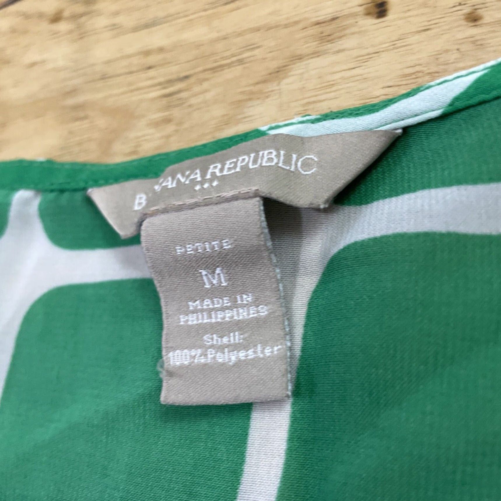 Banana Republic VINTAGE Banana Republic Tank Top Women Petite M Green White Retro 60s Mod Print P M Shirt Womens Size M / US 6-8 / IT 42-44 - 4 Thumbnail