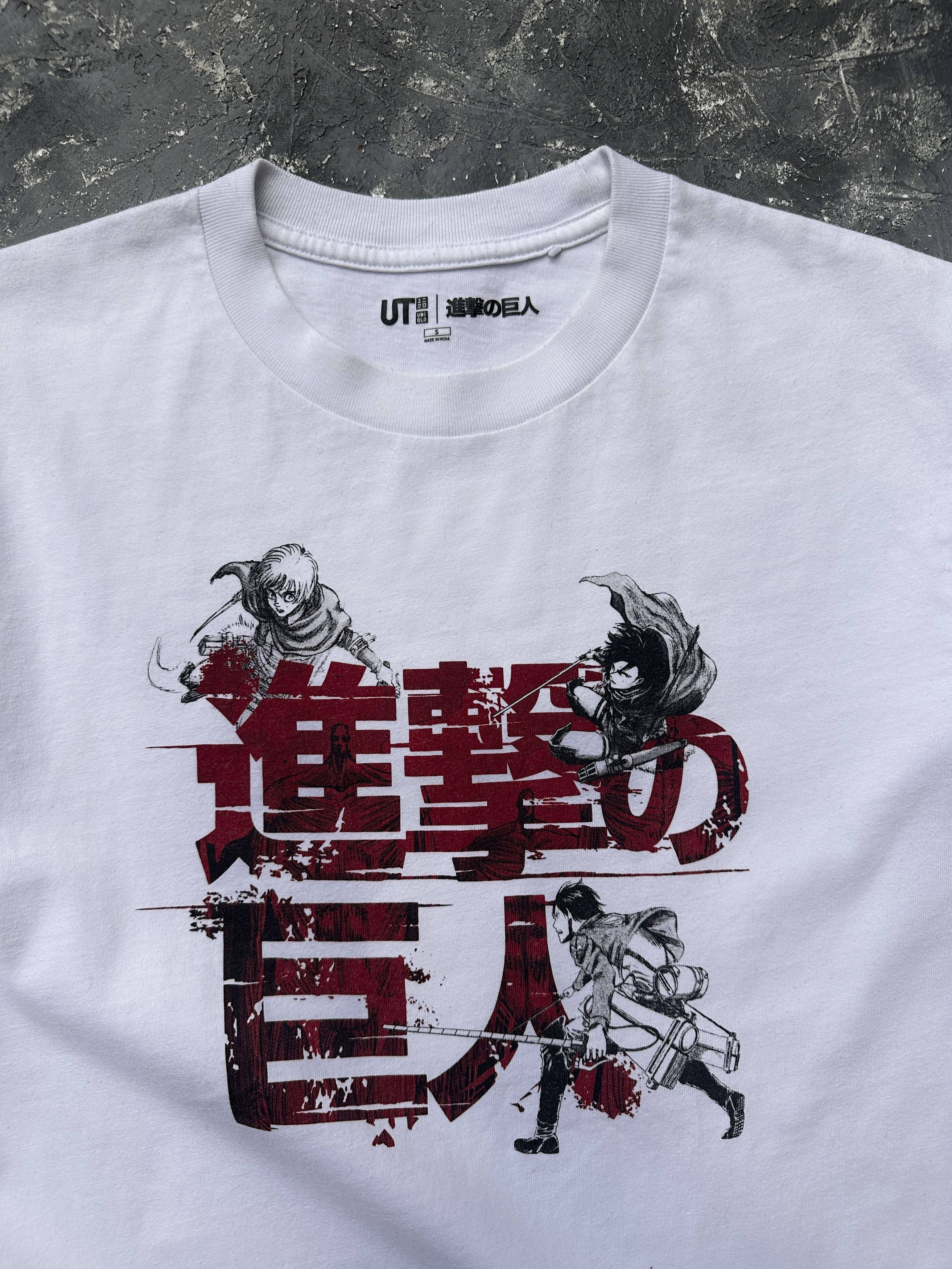 Uniqlo uniqlo attack on titans aot anime japan shirt Size US S / EU 44-46 / 1 - 3 Thumbnail