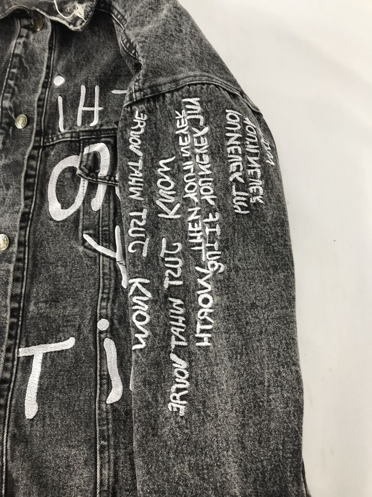 Japanese Brand Black Denim Jacket Trucker Street Art Style Printed Size US XL / EU 56 / 4 - 5 Thumbnail