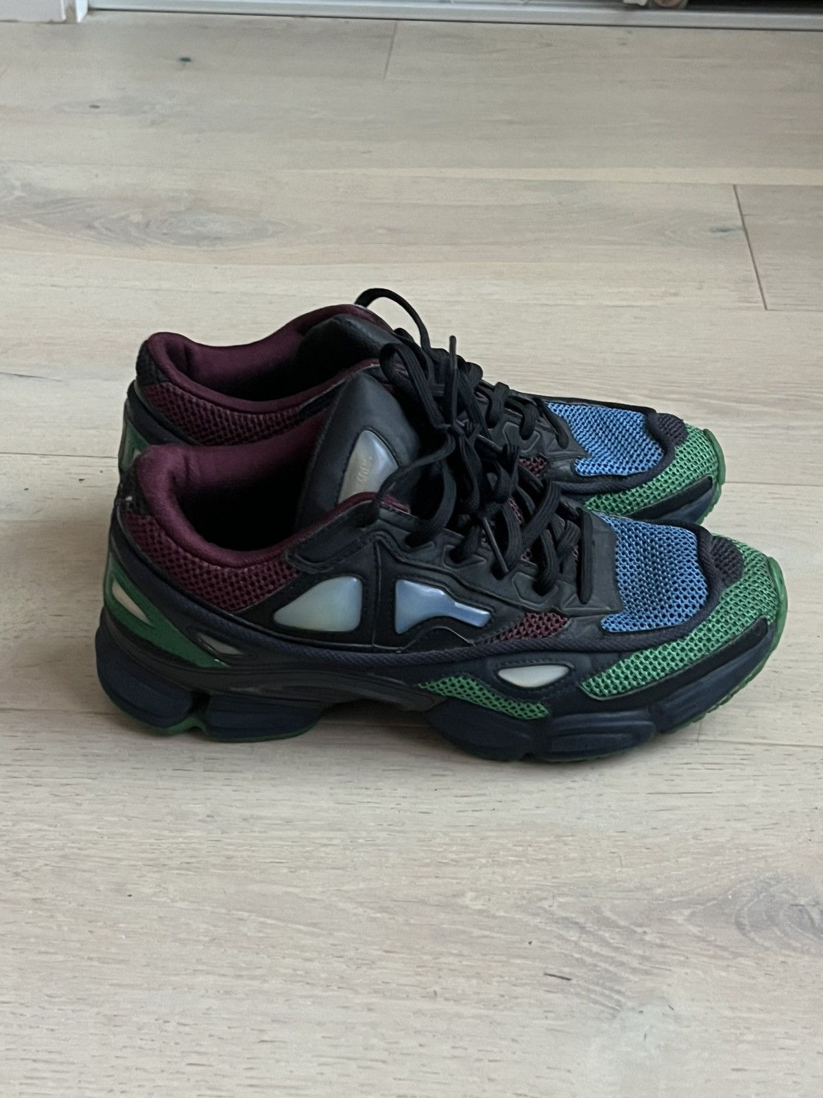 Adidas × Raf Simons Raf simons adidas size 8 ozweego 2 red green Size US 8 / EU 41 - 1 Thumbnail