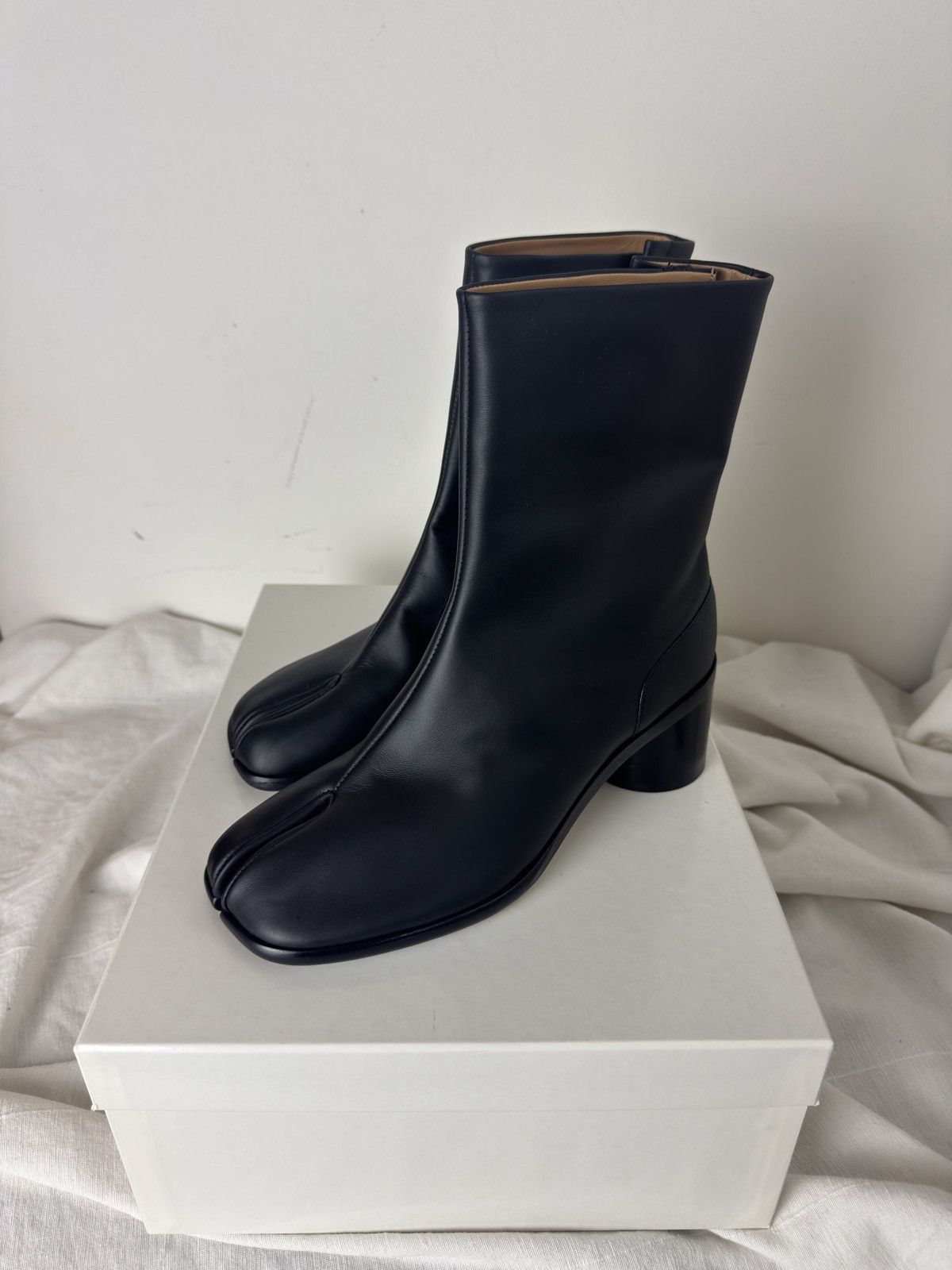 Maison Margiela Maison Margiela Tabi Ankle Boots - Black 40 Size US 7 / EU 40 - 1 Thumbnail