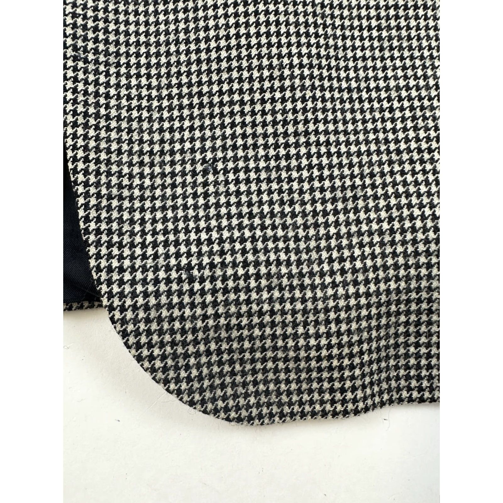 Oscar De La Renta Oscar de la Renta Blazer Sport Coat Men 42R Notch Lapel Black White Tweed Herringbone Dry Clean Only 1 Piece Regular Fit Inner Pockets Jacket Coat Size 42R - 2 Thumbnail